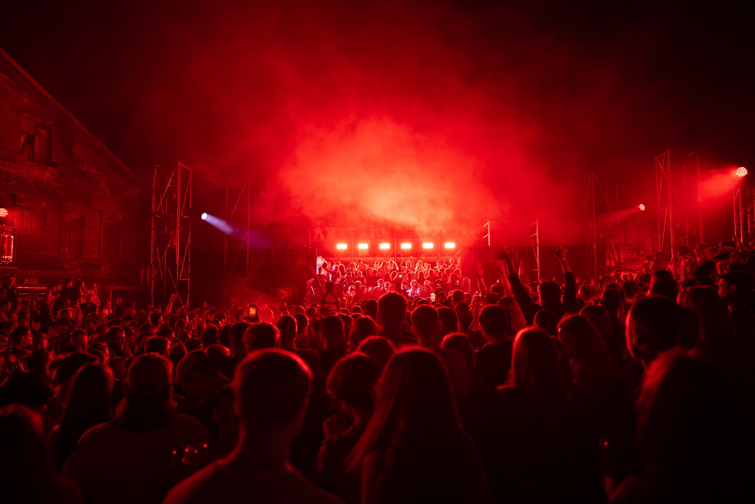 Metro Gorkovskaya Port June 1506. Sunnyman