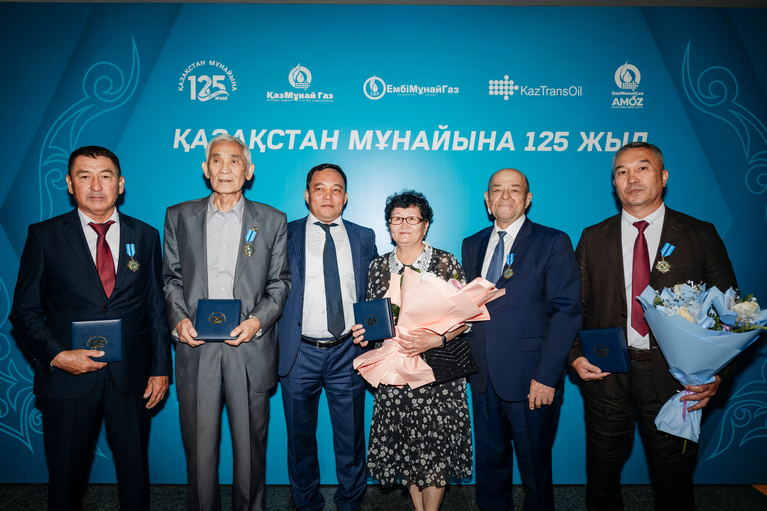 Фотосъёмка для Kazmunaygas. Фотограф в Алматы Сиражев Карымсак. Фотосессия, бизнес портреты