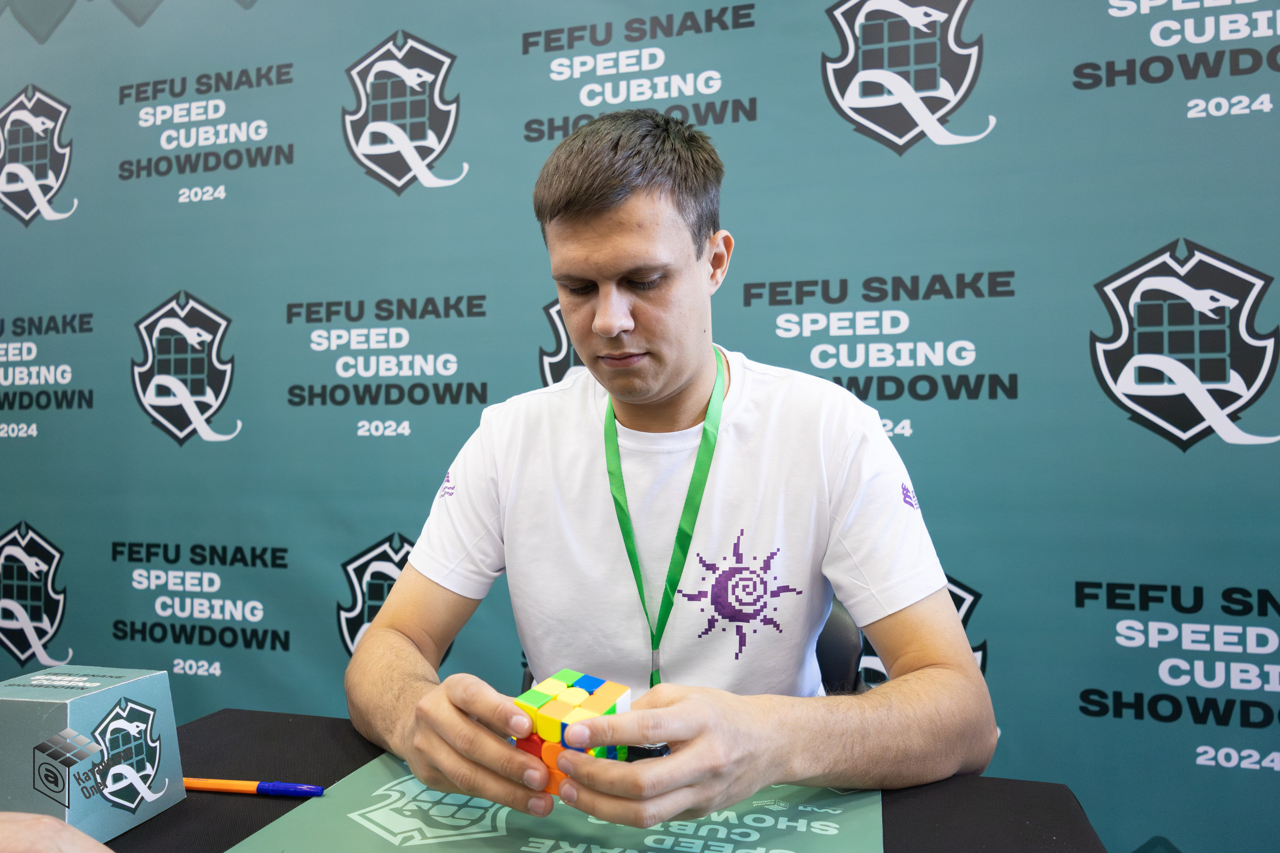 FEFU Snake Speedcubing Showdown 2024. Олег Катакинов| Репортажный фотограф в городе у моря (Владивосток)