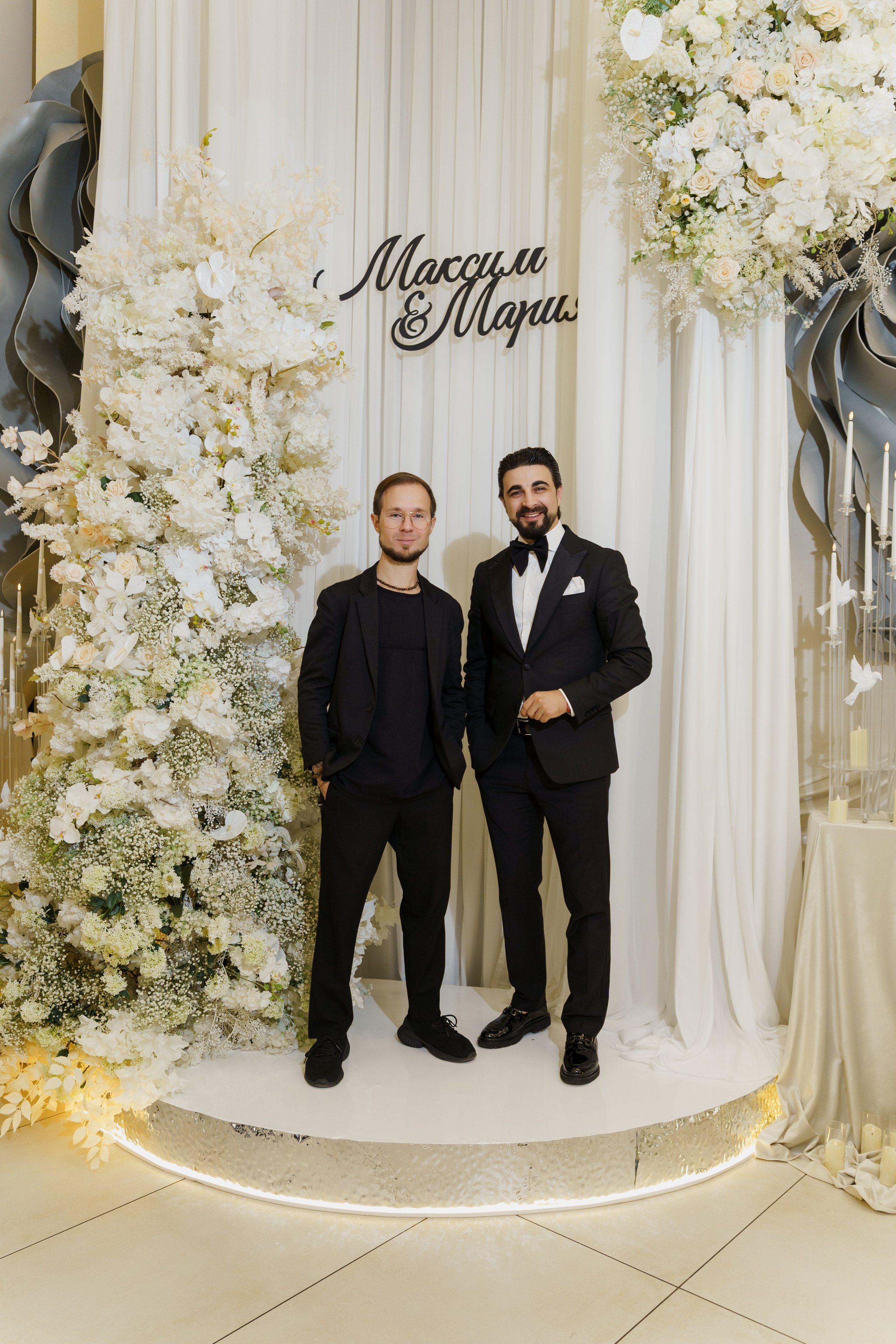 Красивое обручение на берегу чёрного моря в Лермонтово от ТВИНС СТУДИО. ТВИНС СТУДИО — лучшие свадебные фотографы и видеографы в Краснодаре