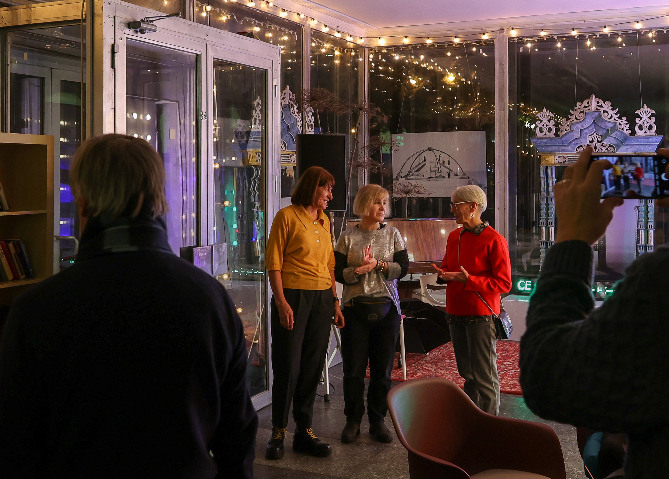 УРАВНЕНИЕ С НЕИЗВЕСТНЫМИ Фотовыставка Надежды Найденовой в КЦ ЗИЛ. Reportage, architectural, fine art photographer Lena Melnikova in Moscow