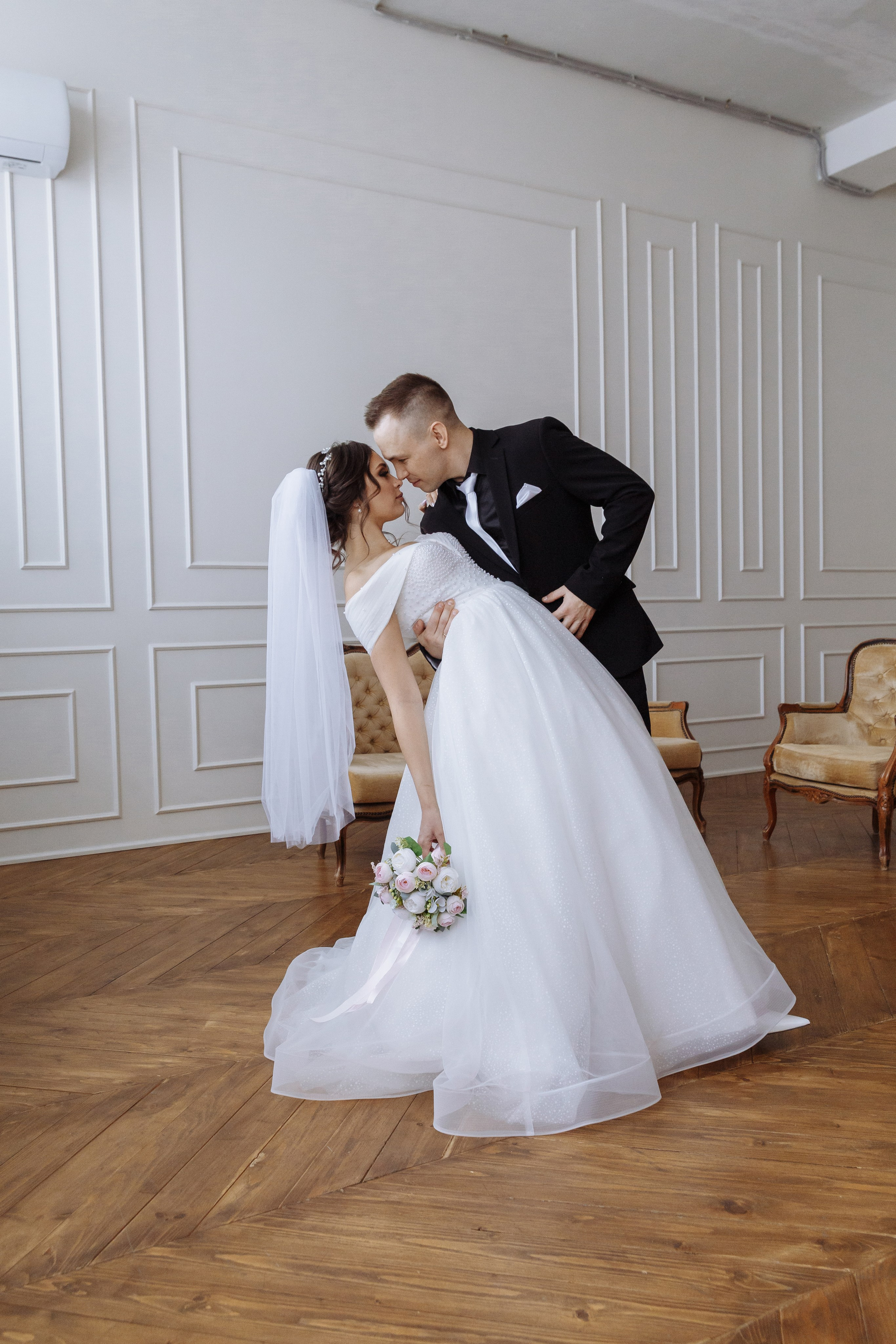 Павел, Мария — фотографии в студии и парке. Событийный фотограф Максим Бескоровайновнов