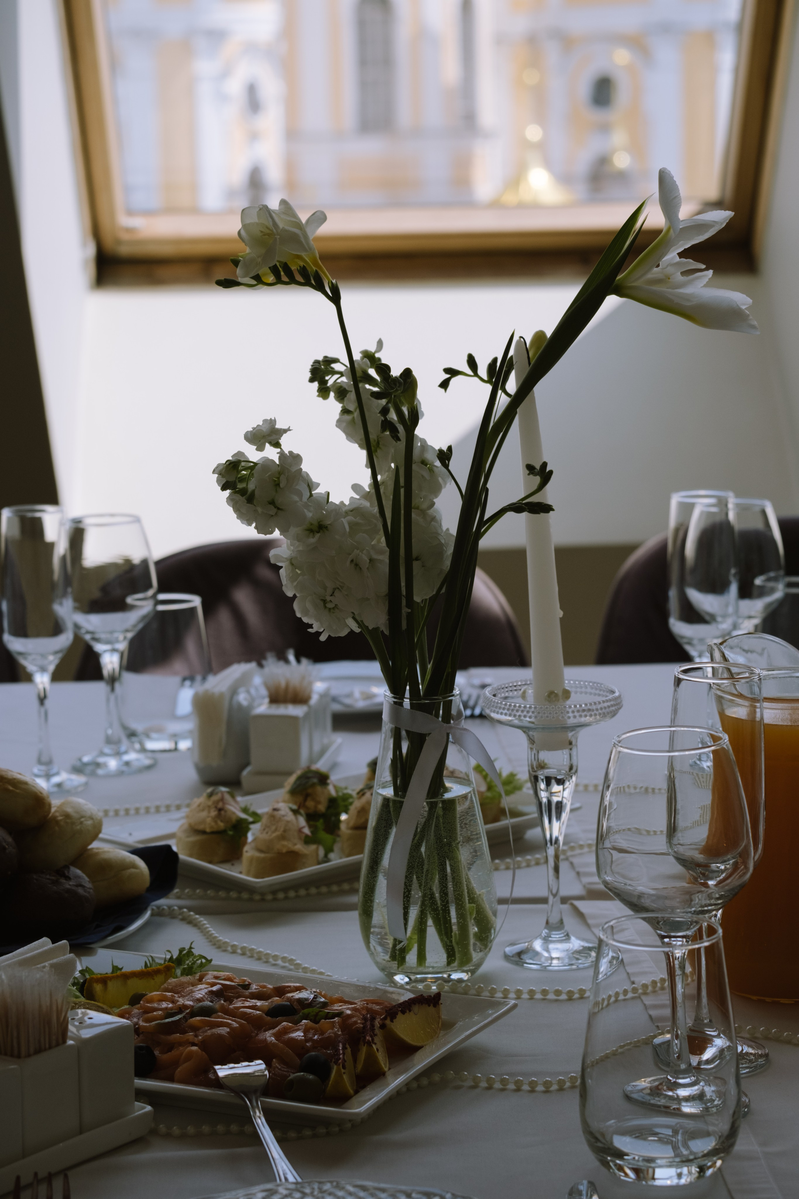 СВАДЕБНЫЙ БАНКЕТ НА ВЛАДИМИРСКОЙ В САНКТ-ПЕТЕРБУРГЕ (КАМЕРНАЯ СВАДЬБА). Профессиональный фотограф, Санкт-Петербург — Виктория Богомолова