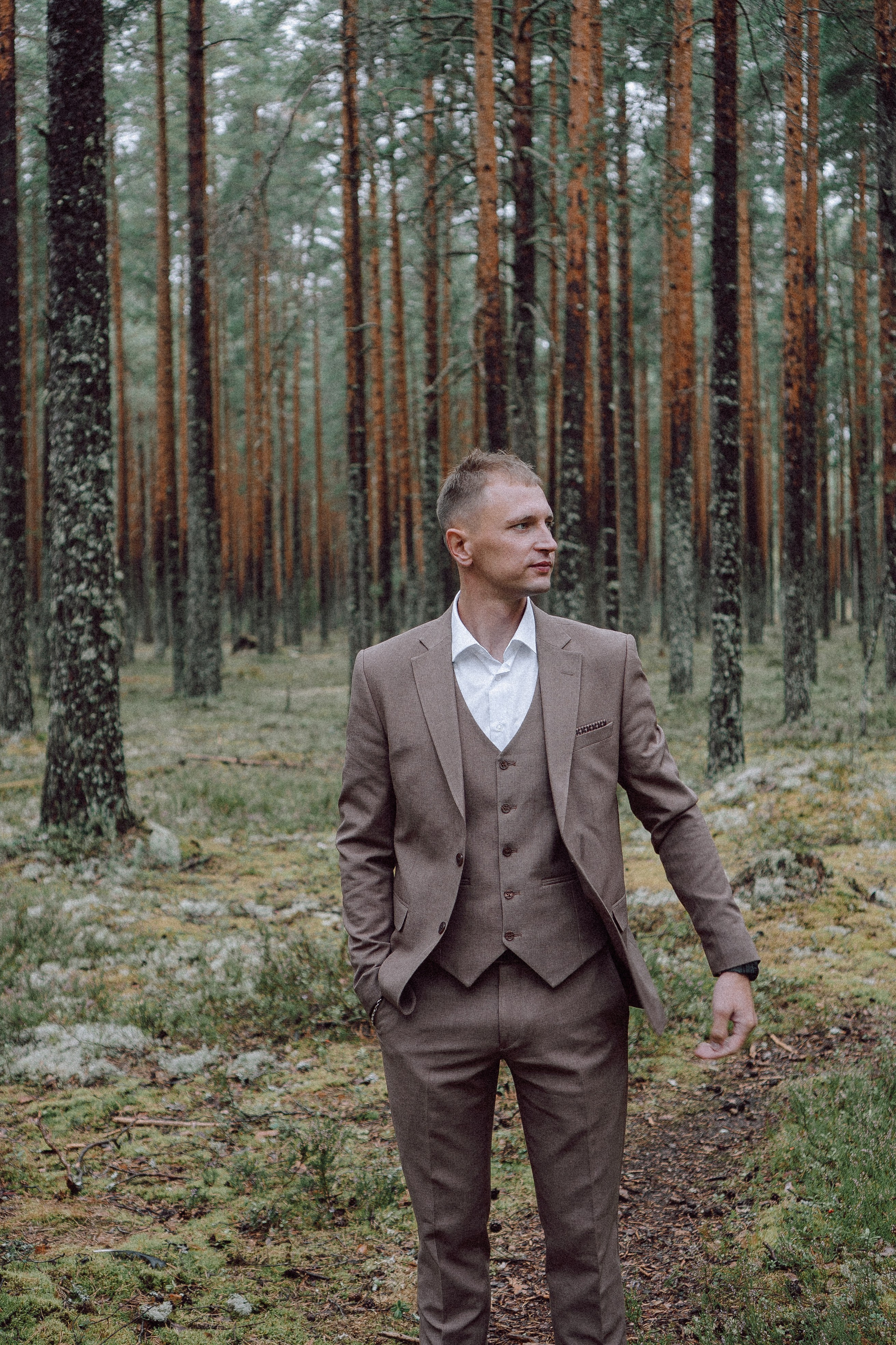 СВАДЕБНАЯ ФОТОСЕССИИЯ ПАРЫ В ГОРОДЕ ПРИОЗЕРСК В СОСНОВОМ ЛЕСУ И С ПИКАПОМ. Профессиональный фотограф, Санкт-Петербург — Виктория Богомолова