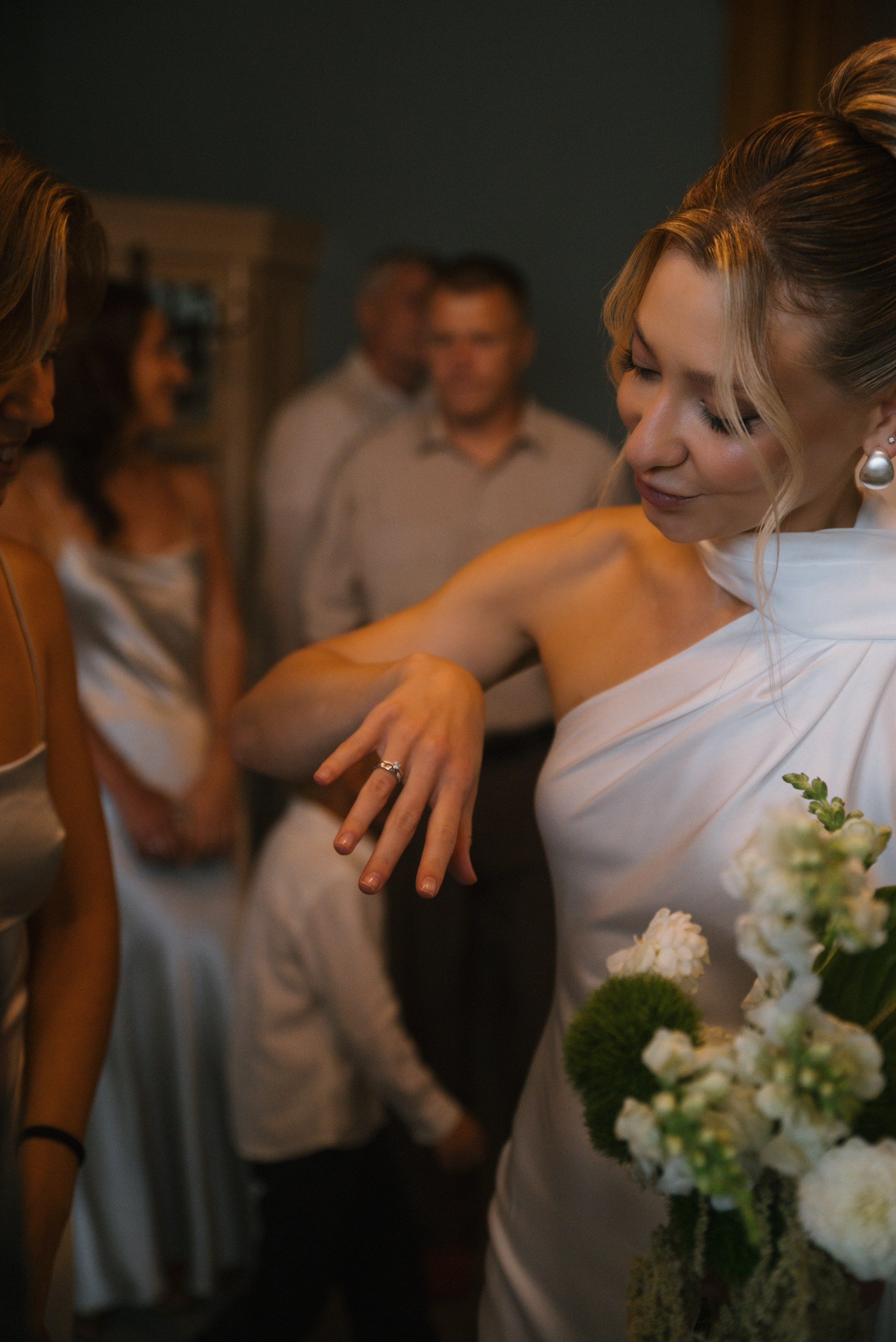 Александр & Ирина (отель/роспись). Свадебный, семейный, женский фотограф в Москве, Мытищах, Королёве Ксения Узилле