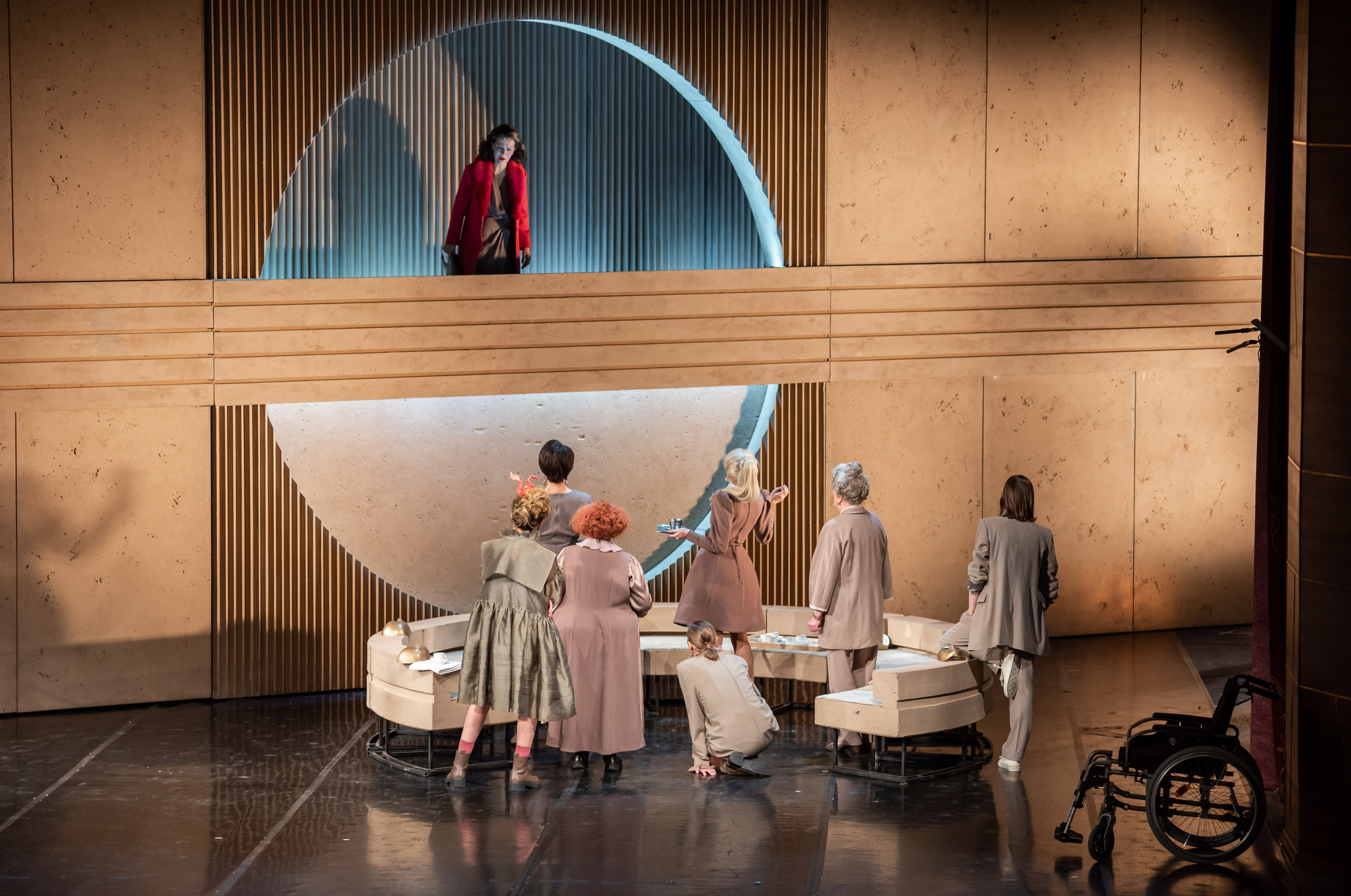 8 любящих женщин | Театр им. Моссовета