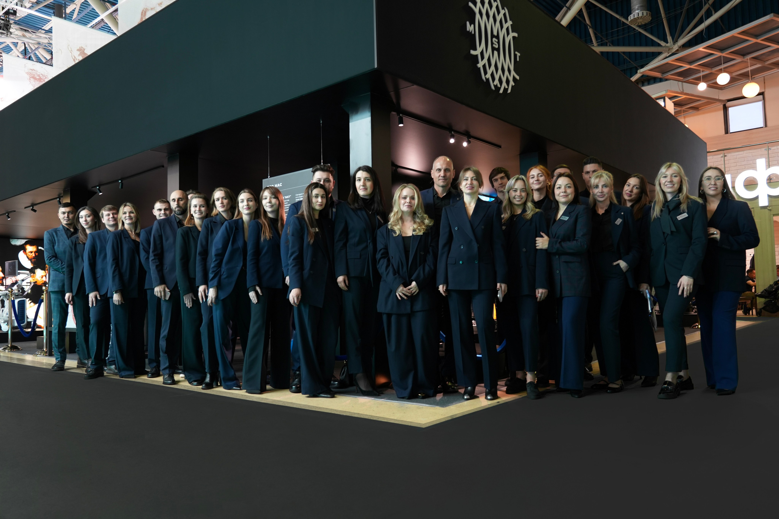 О дизайнере