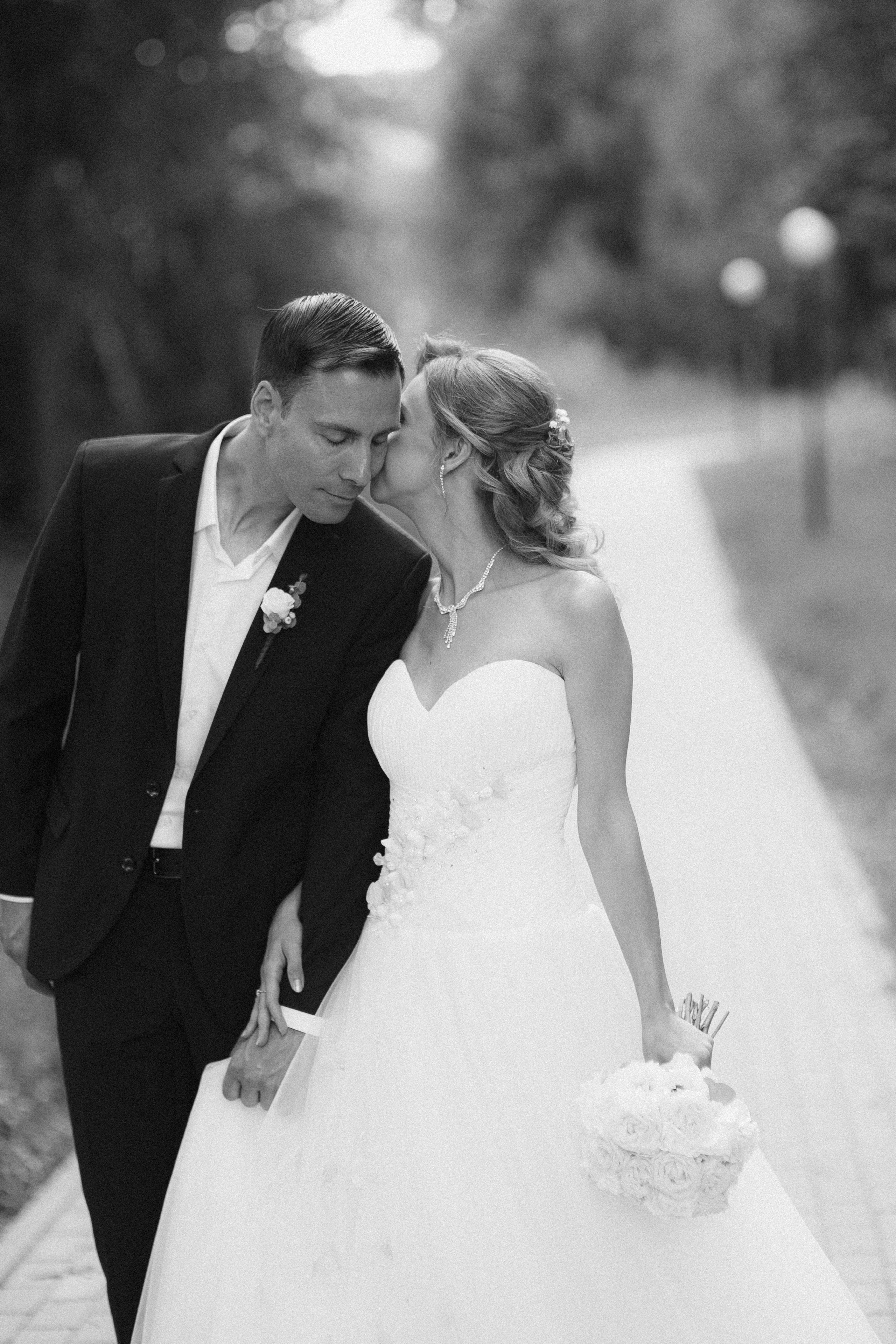 Свадебная прогулка в Ярославле. Свадебный и репортажный фотограф в Ярославле и Санкт-Петербурге Роман Микрюков