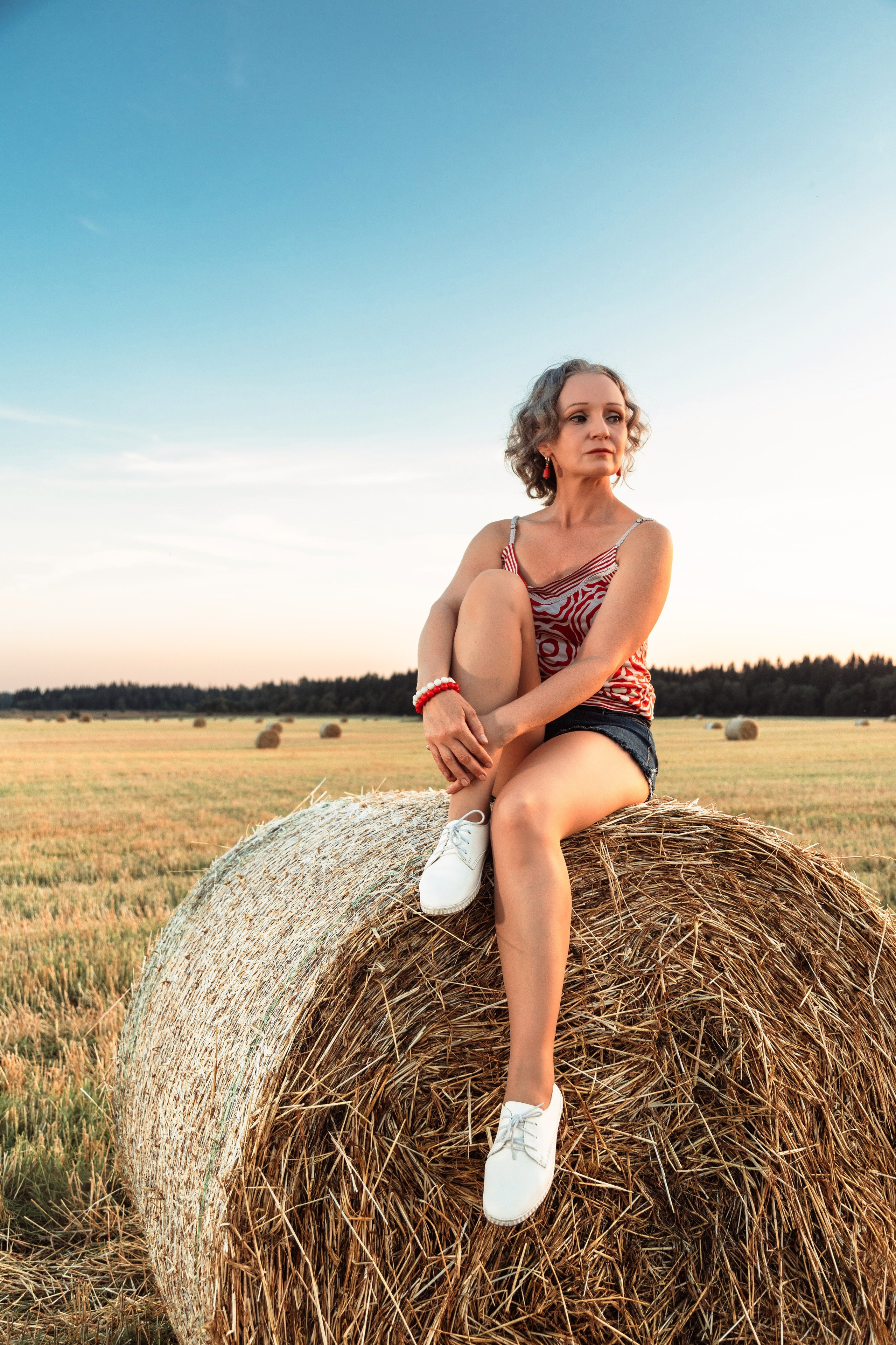 2025-08-03. Анжела на сене