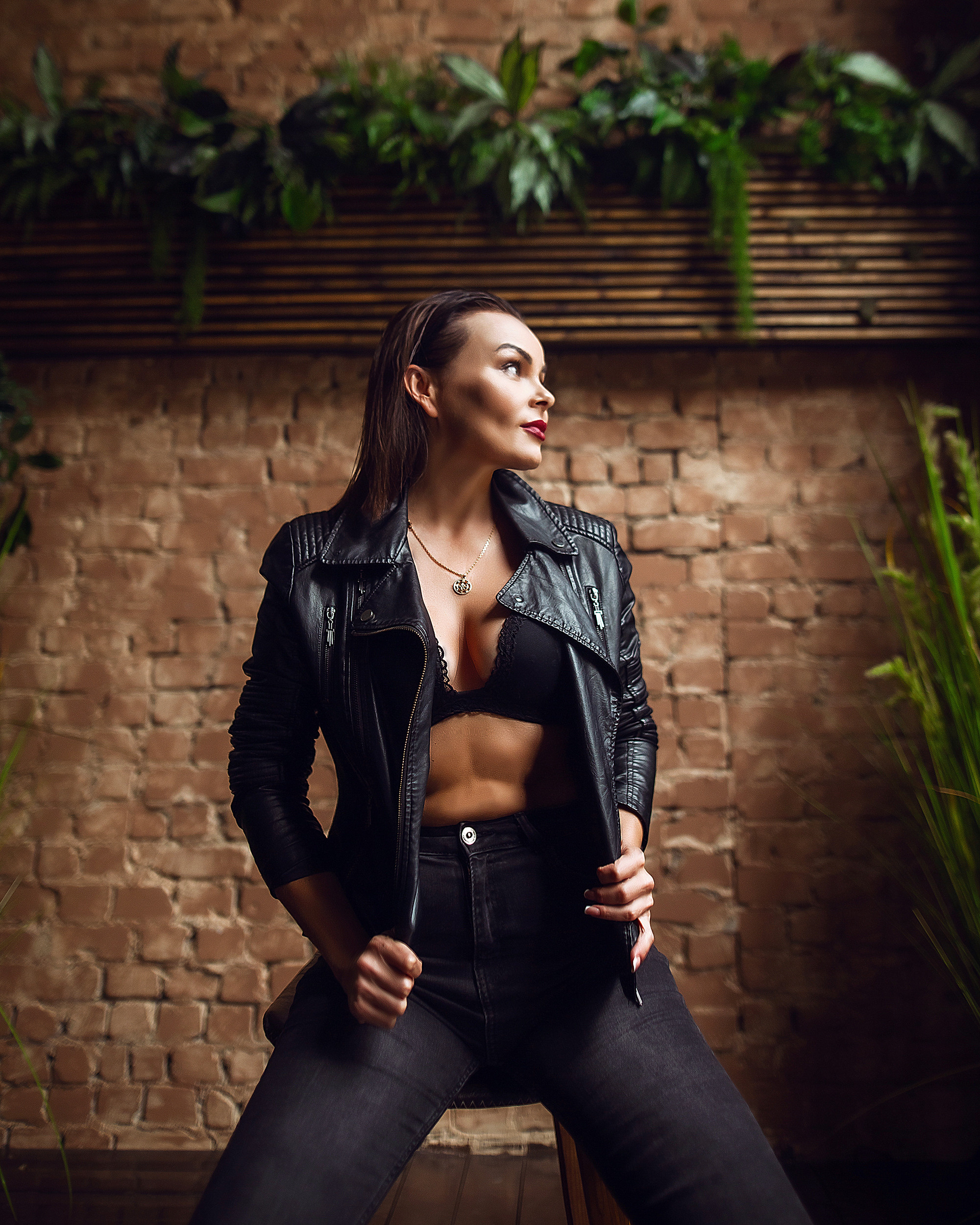 Портретные фотосессии в студии для девушек и парней