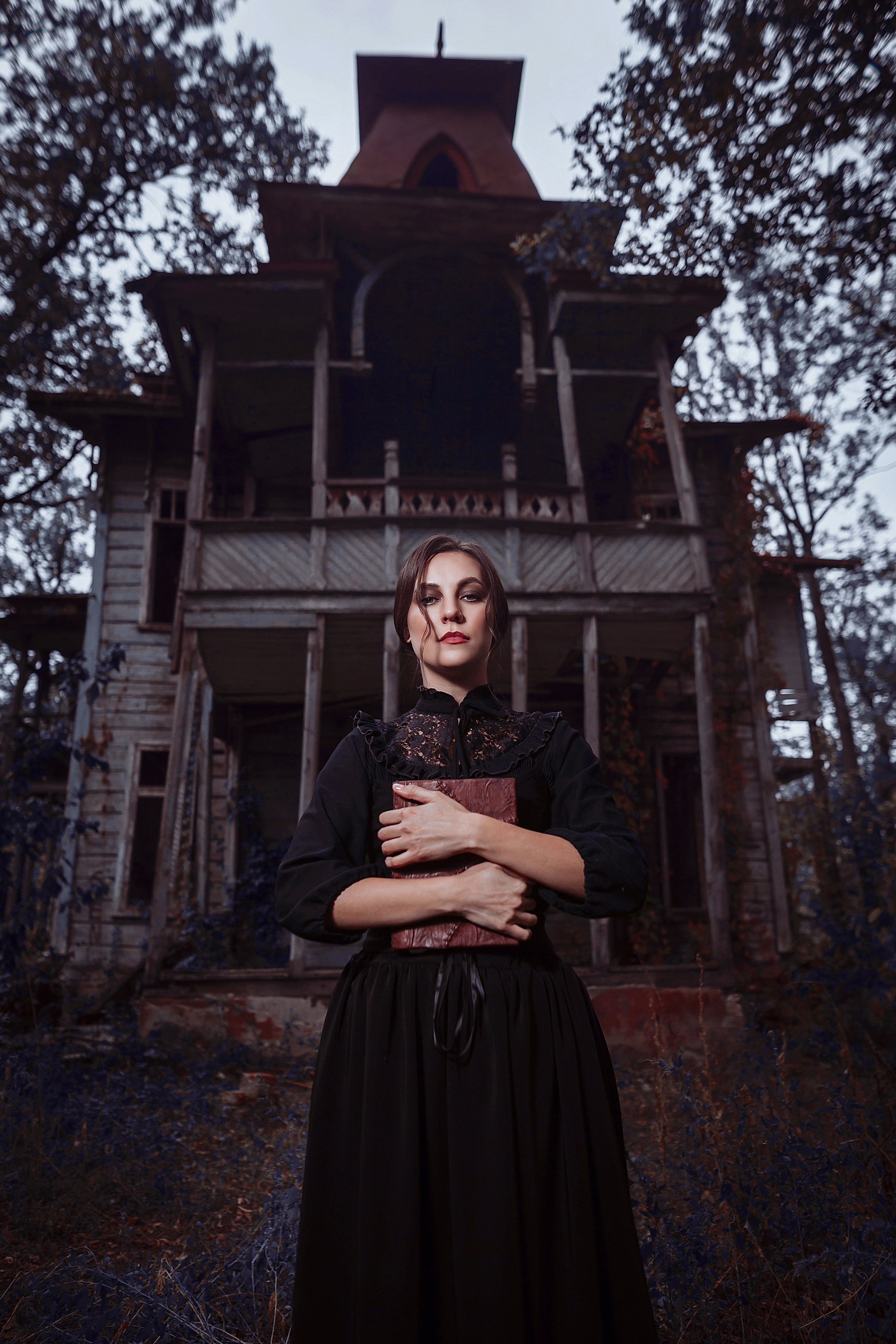 Портретные фотосессии в студии для девушек и парней