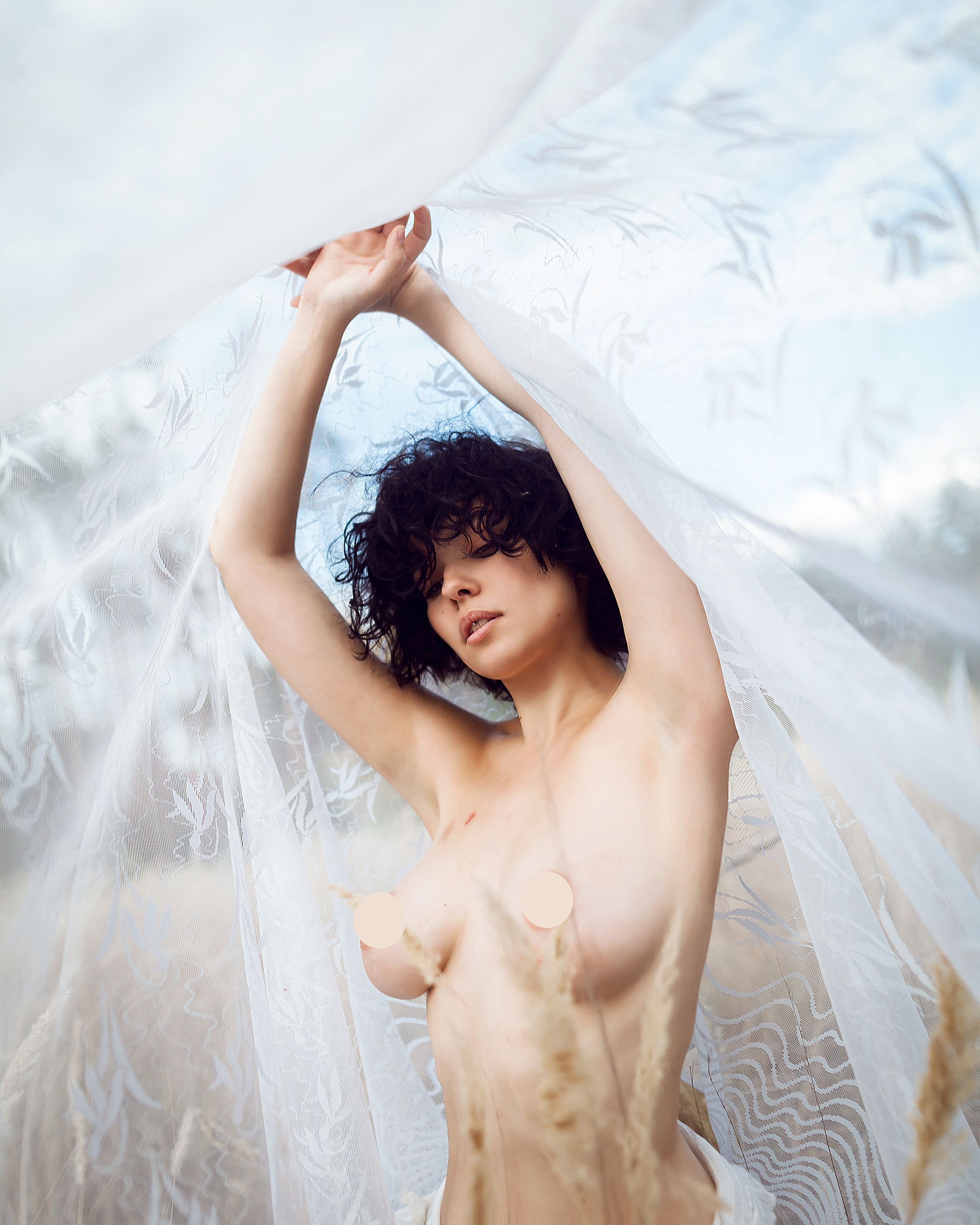 Портретные фотосессии в студии для девушек и парней