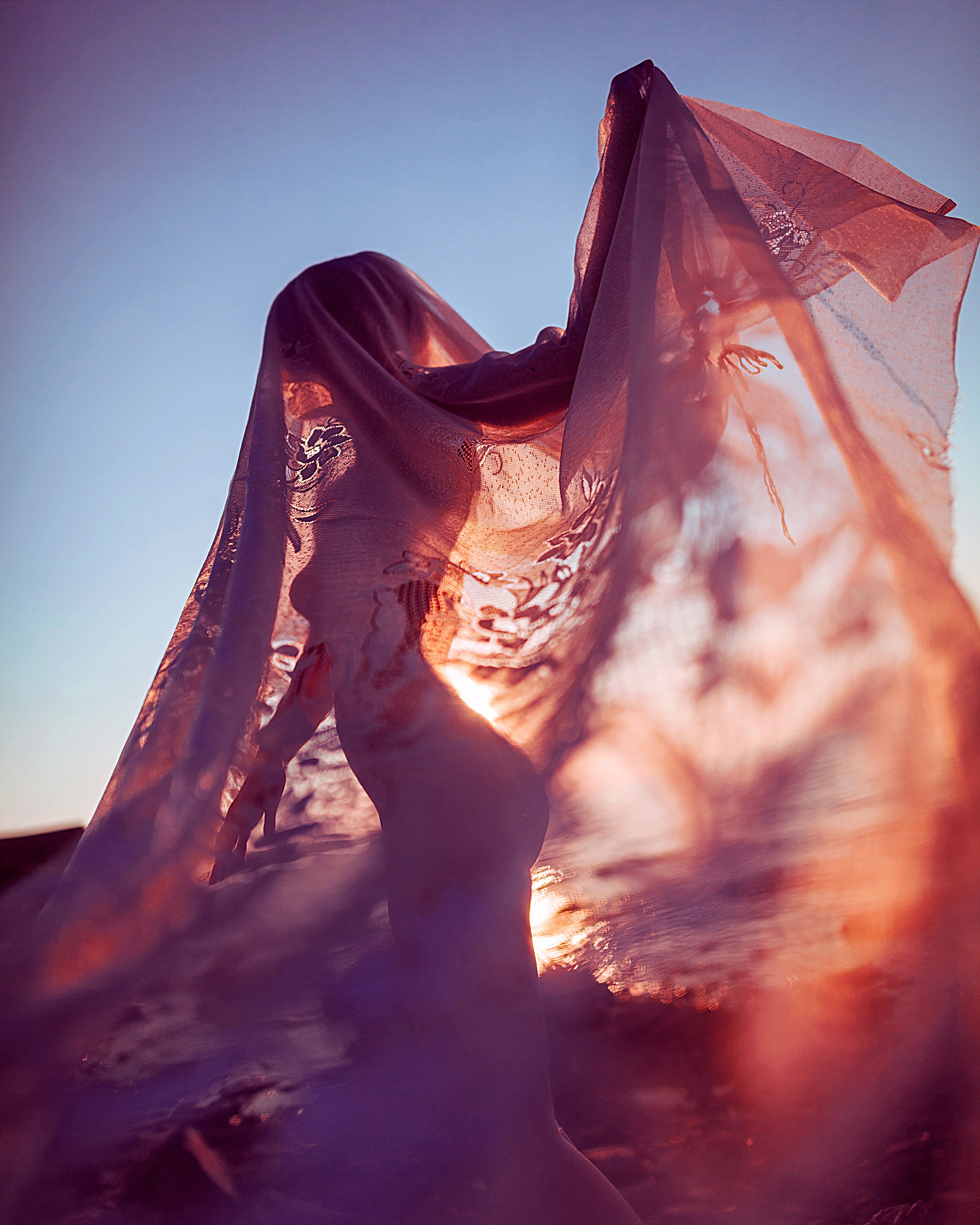 Портретные фотосессии в студии для девушек и парней