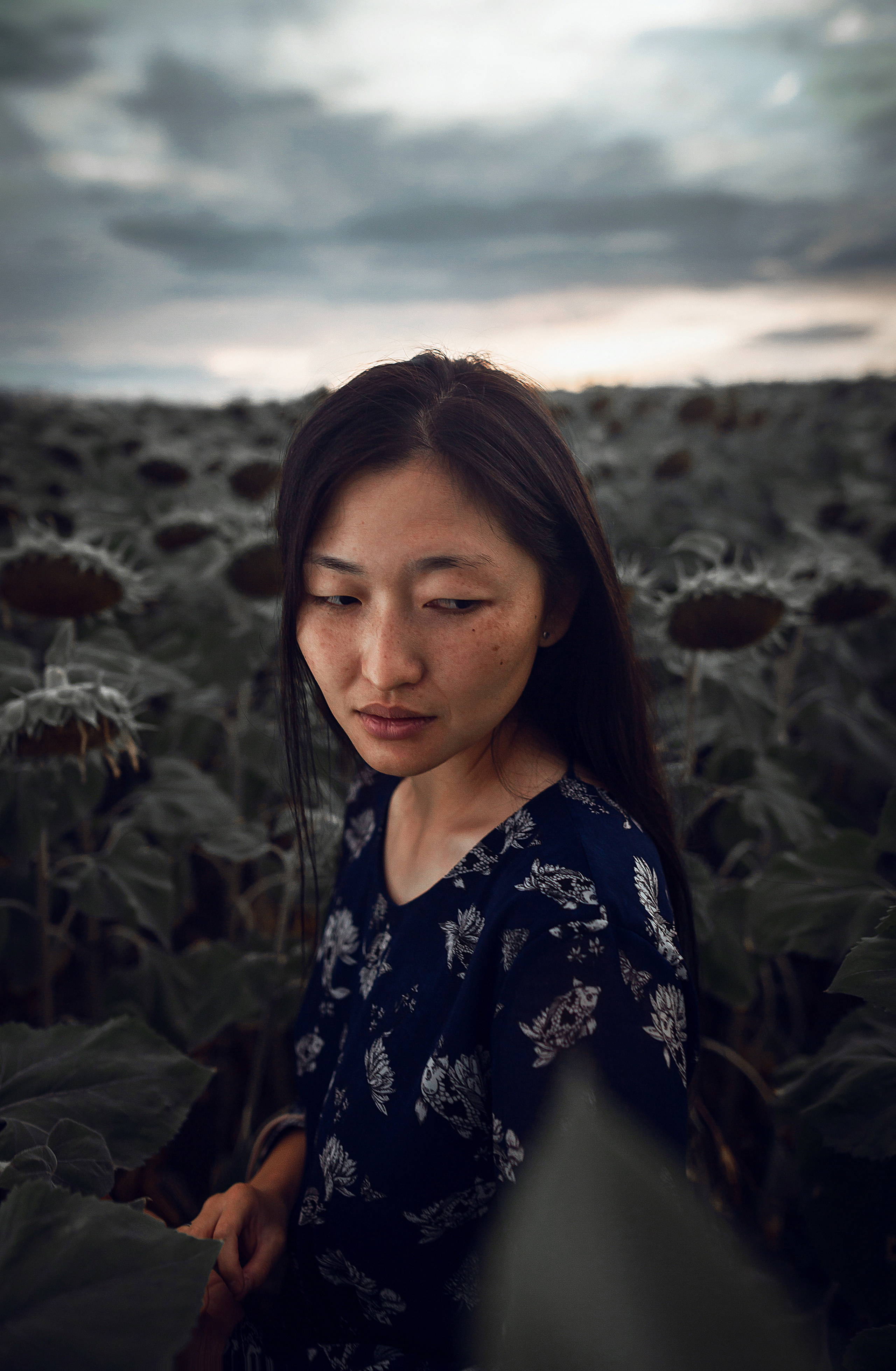 Портретные фотосессии в студии для девушек и парней