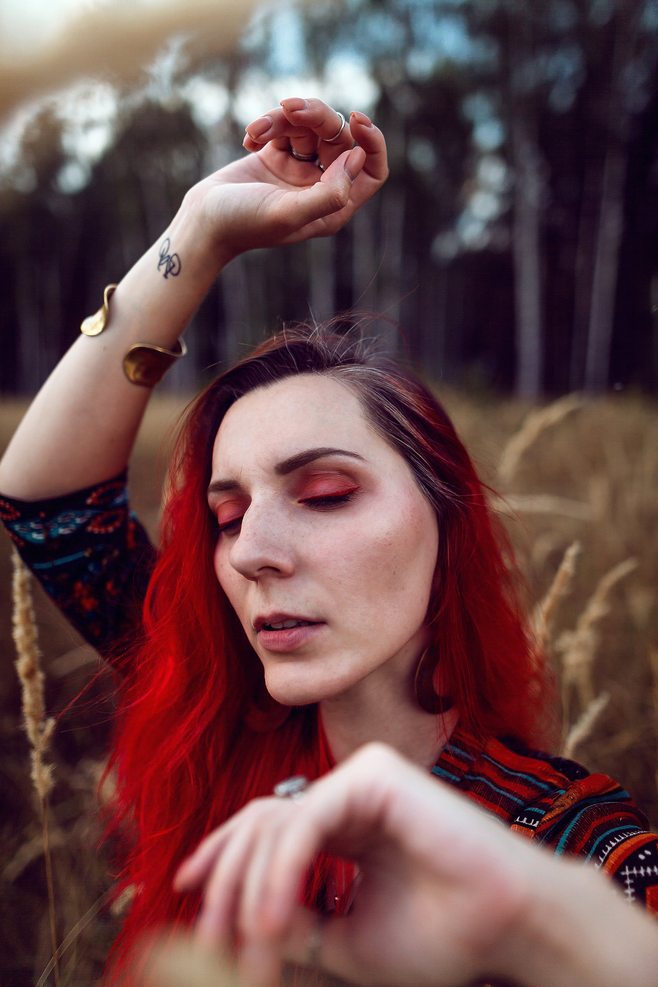 Портретные фотосессии в студии для девушек и парней