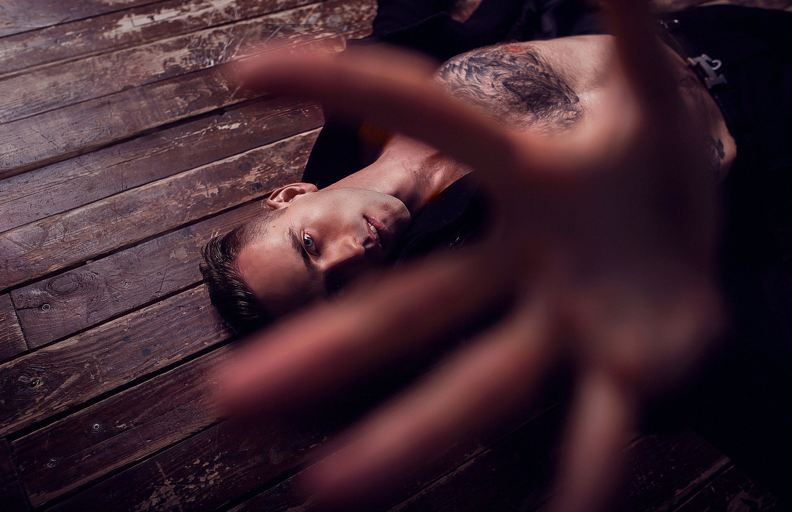 Портретные фотосессии в студии для девушек и парней