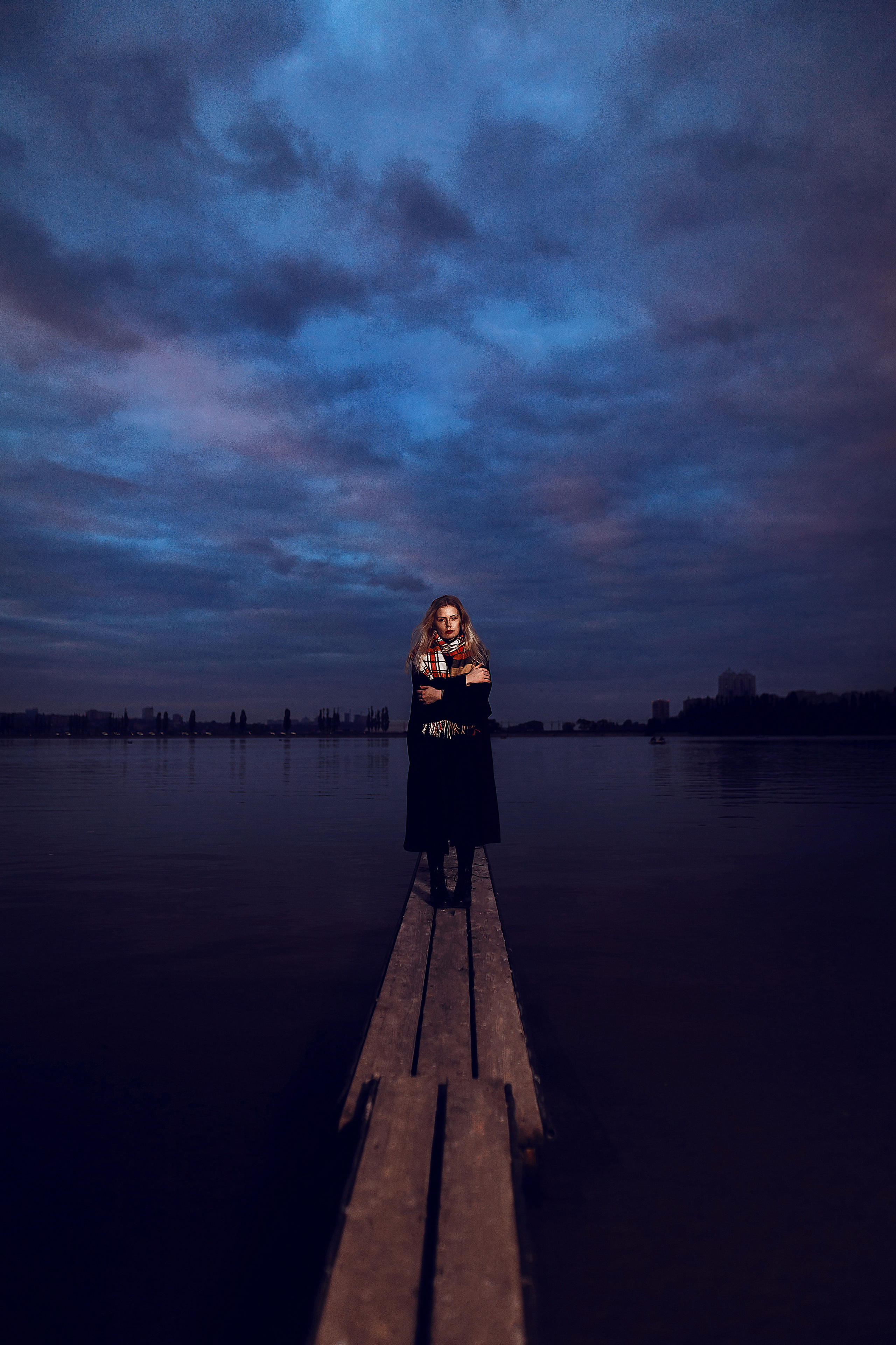 Портретные фотосессии в студии для девушек и парней