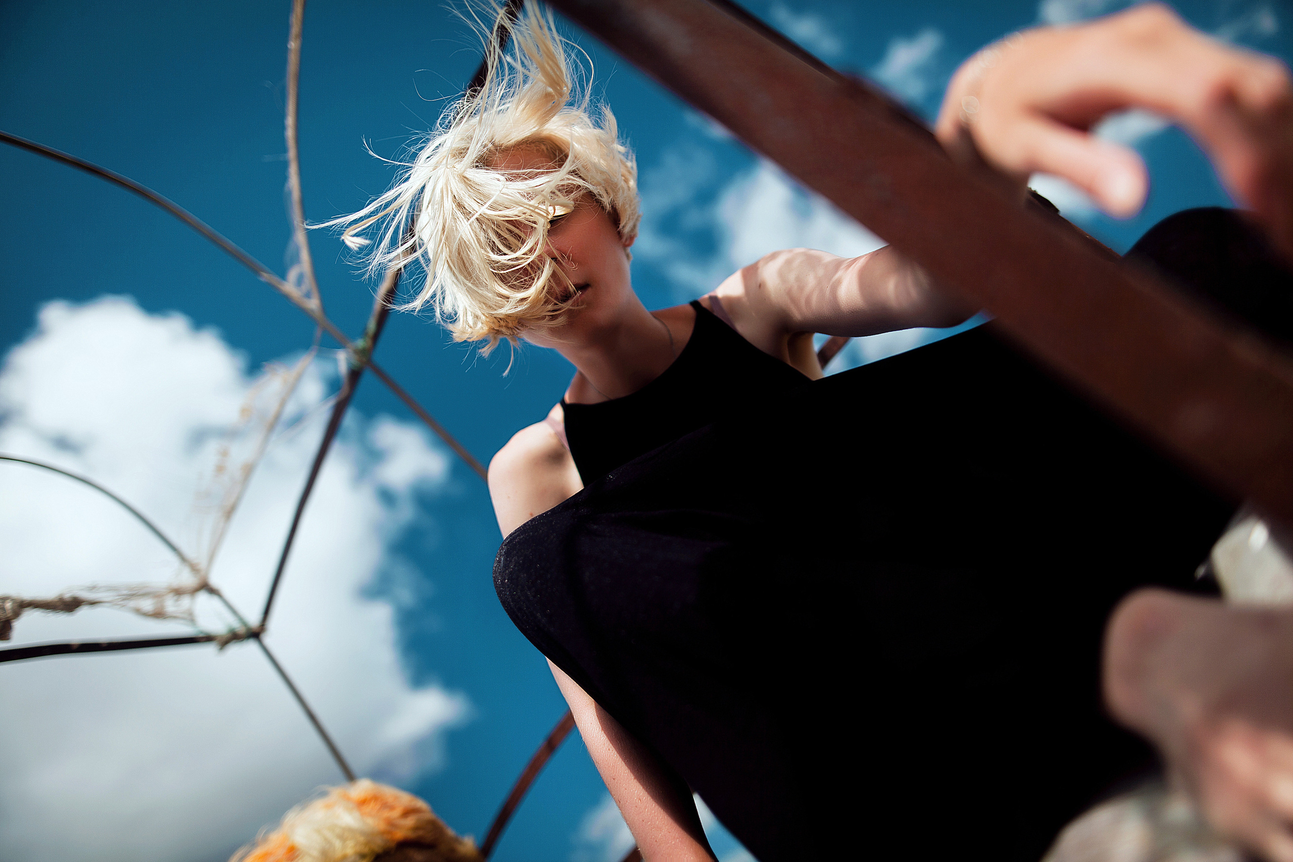 Портретные фотосессии в студии для девушек и парней