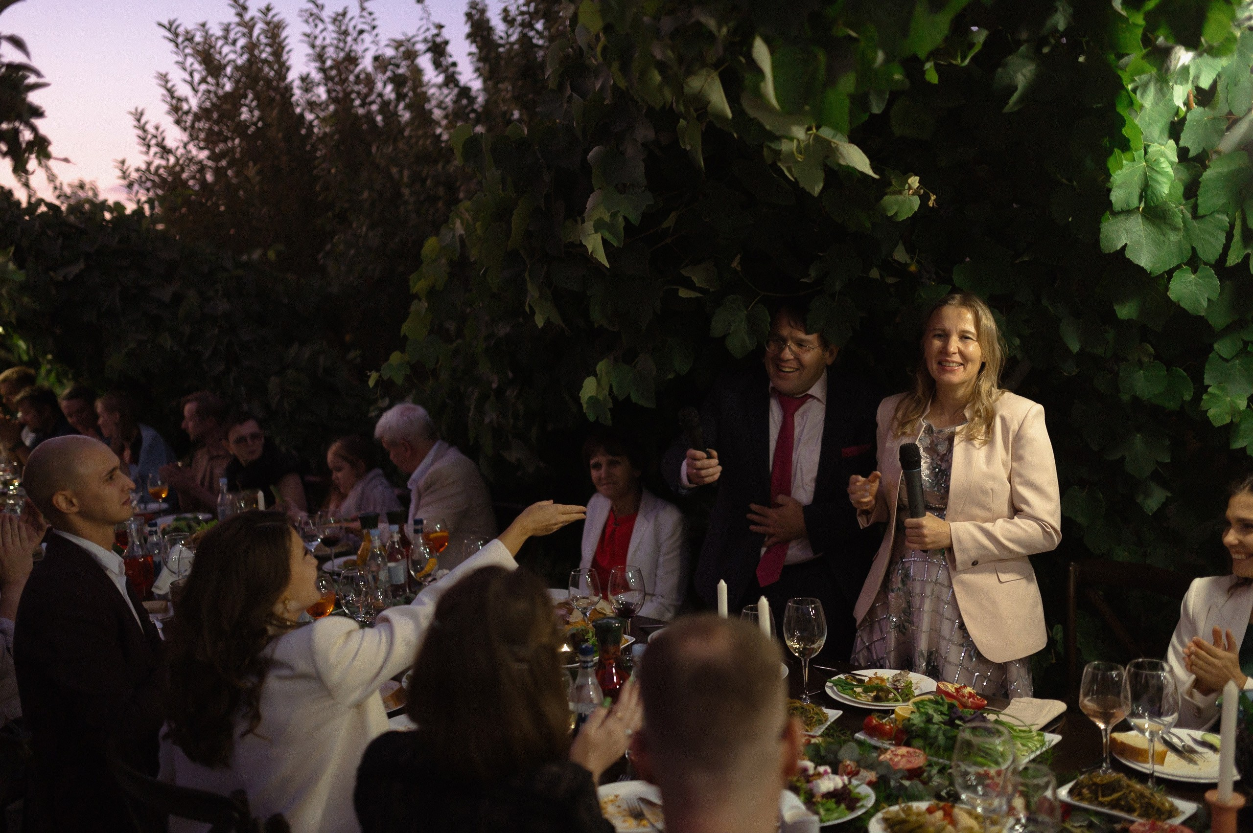 Трогательная свадебная вечеринка в горах Армении. Афина Ефимова. Свадебный фотограф Москва