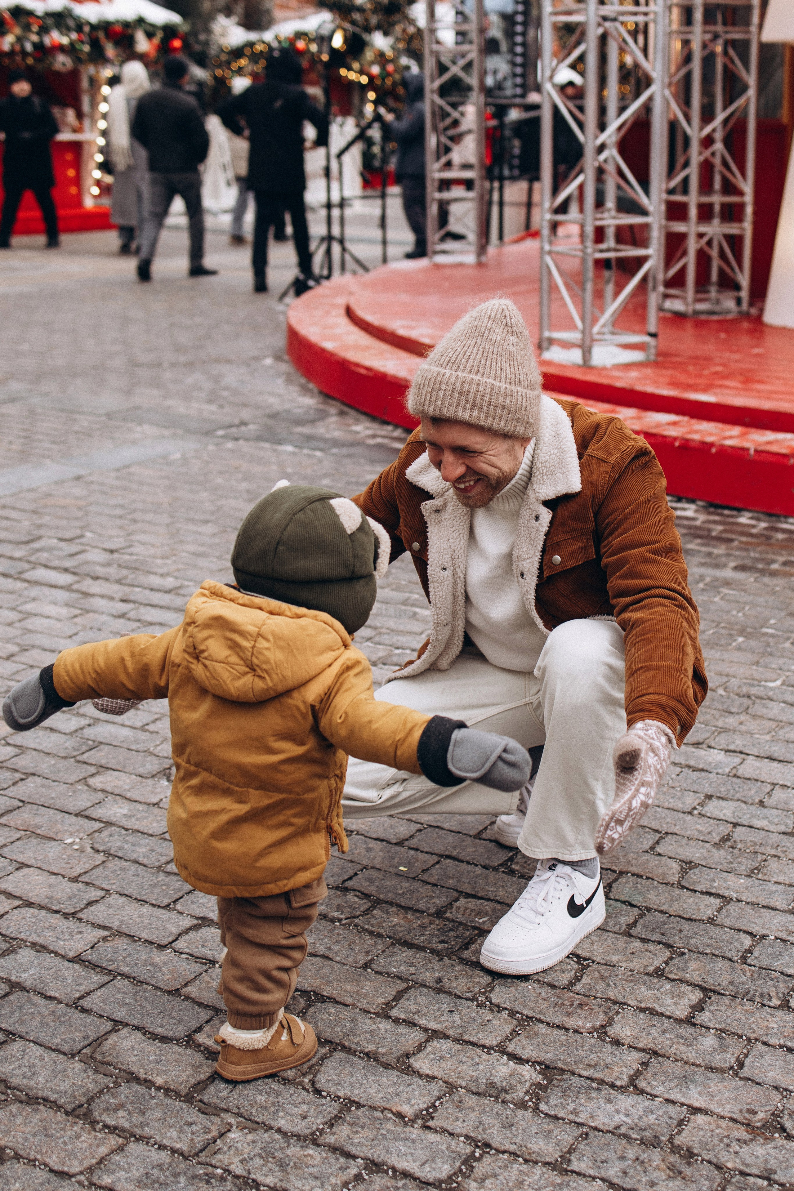 Марьям, Михаил и Лев на Рождественской ярмарке. Семейный фотограф в Москве Марина Петра