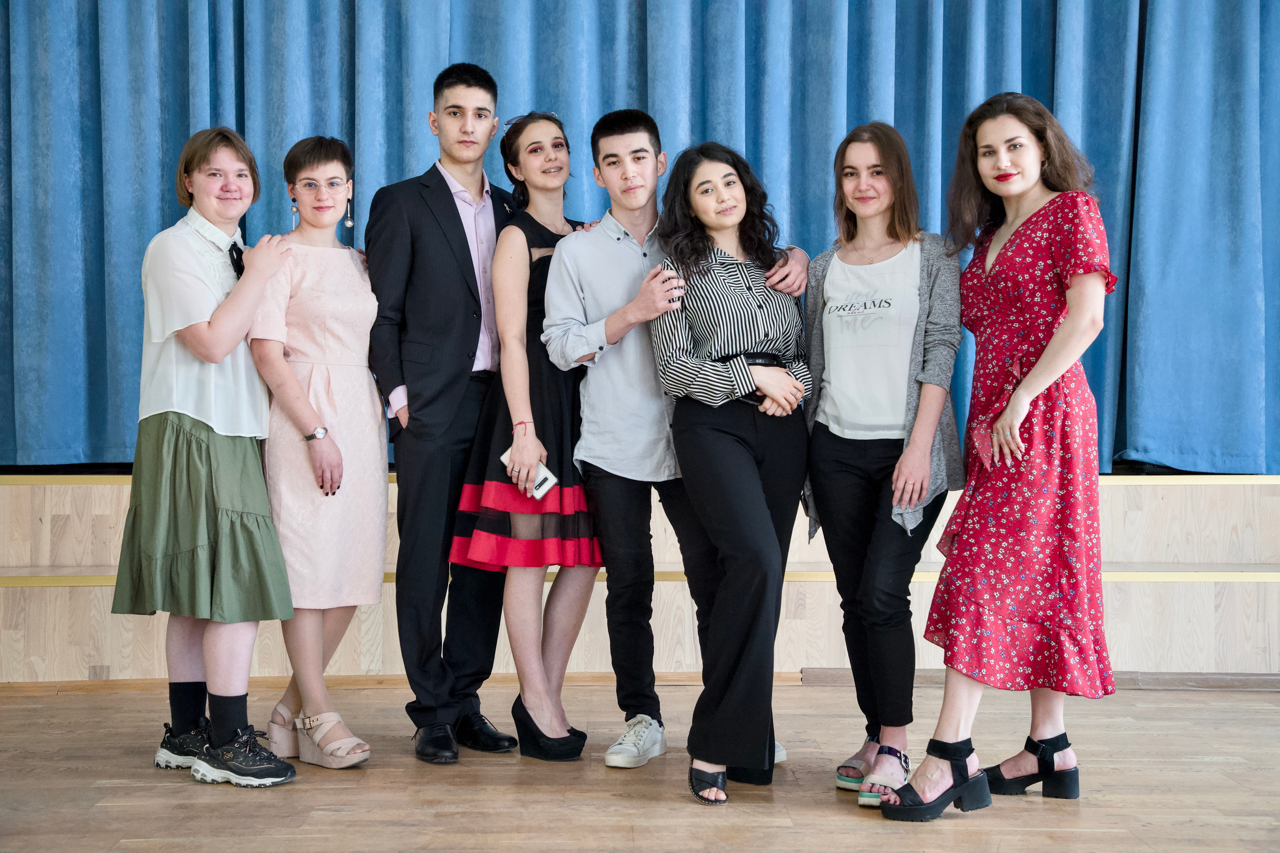 Групповые фото 9 и 11 класс