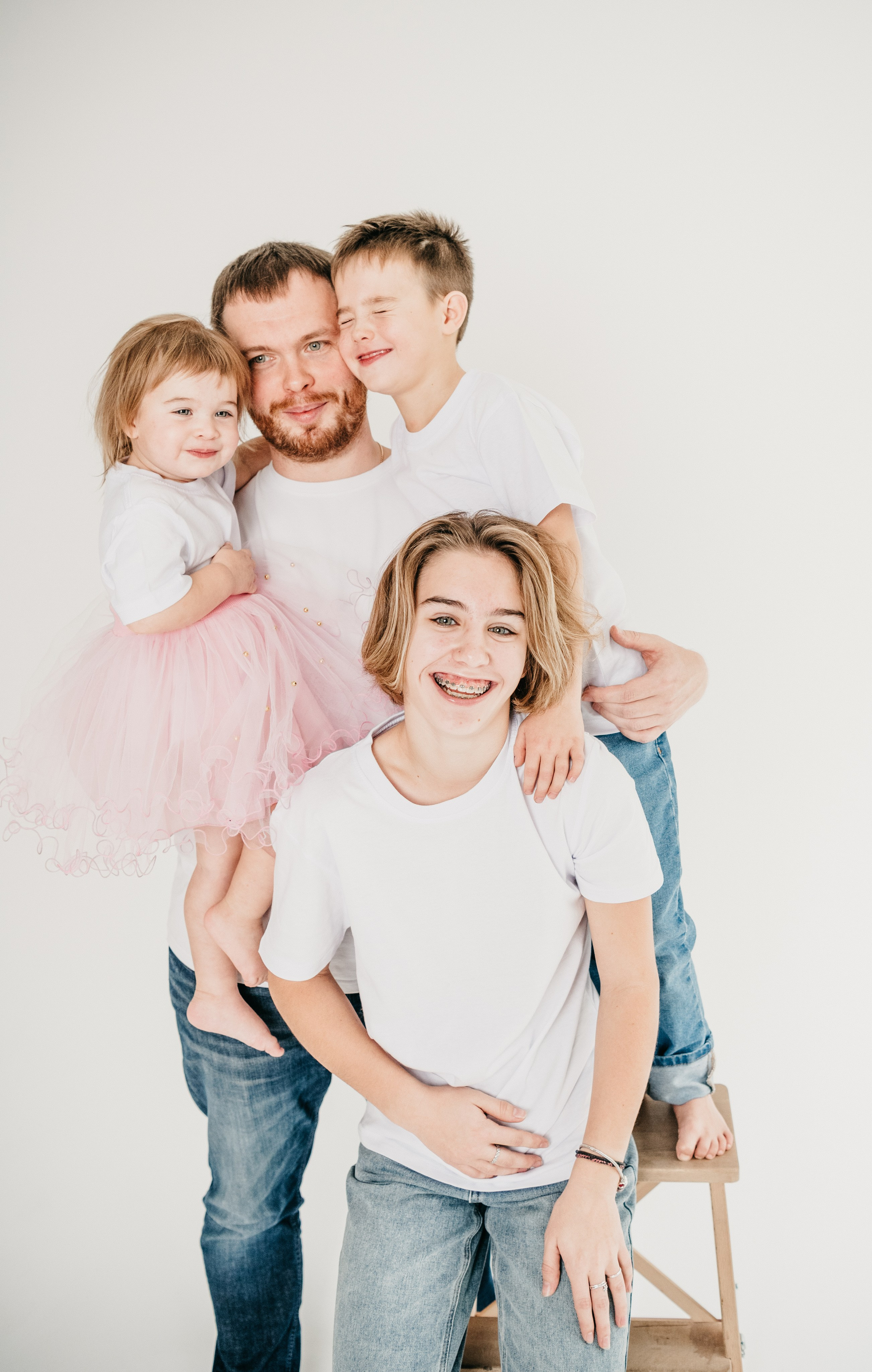 Есения с семьей. Фотограф на выписку из роддома в Москве и МО