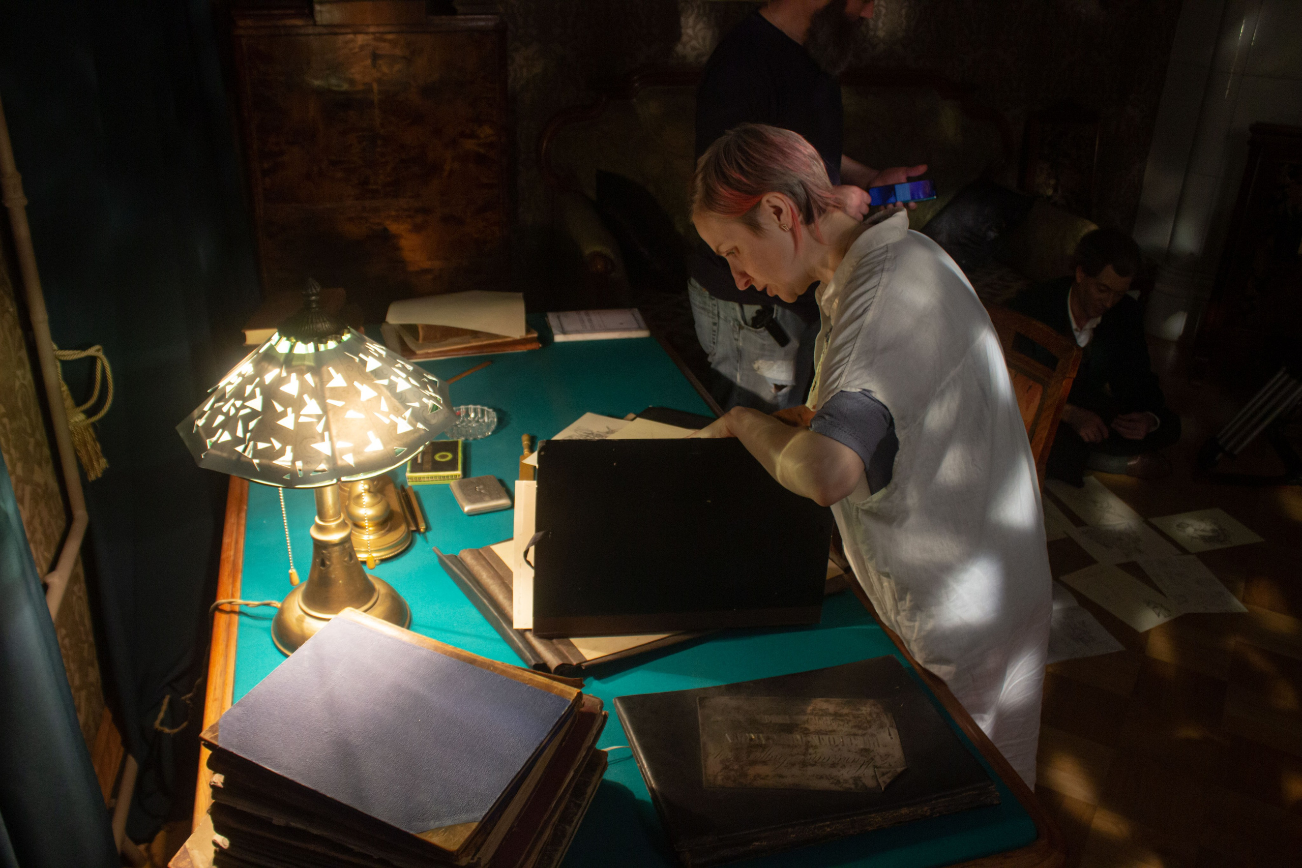 Бэкстейдж фильма «Броненосец» (2022). Юля Мурашова портретный и документальный фотограф