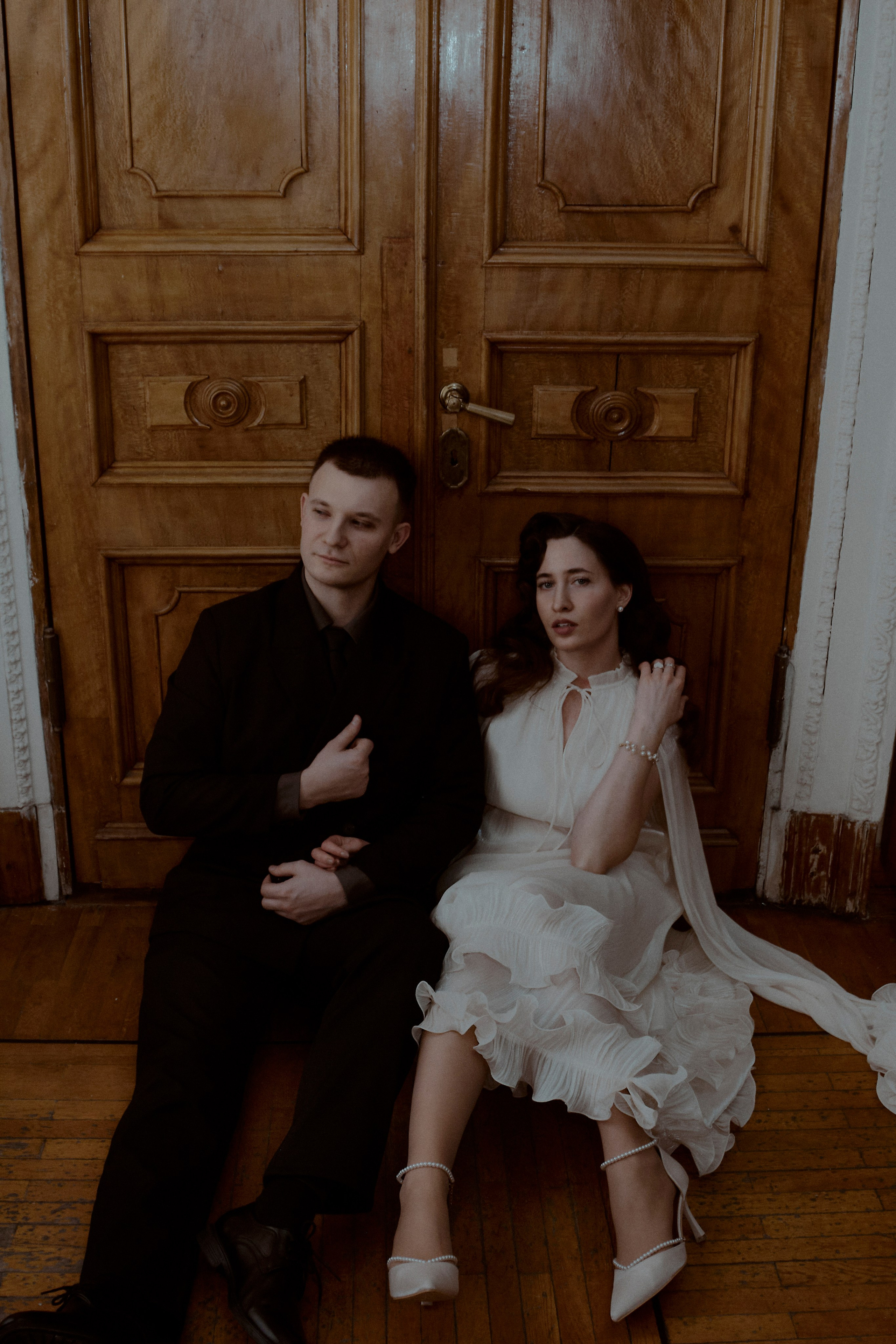 Свадебное лавстори в стенах библиотеки им. Пушкина. Свадебный фотограф в Москве Приятелева Ангелина