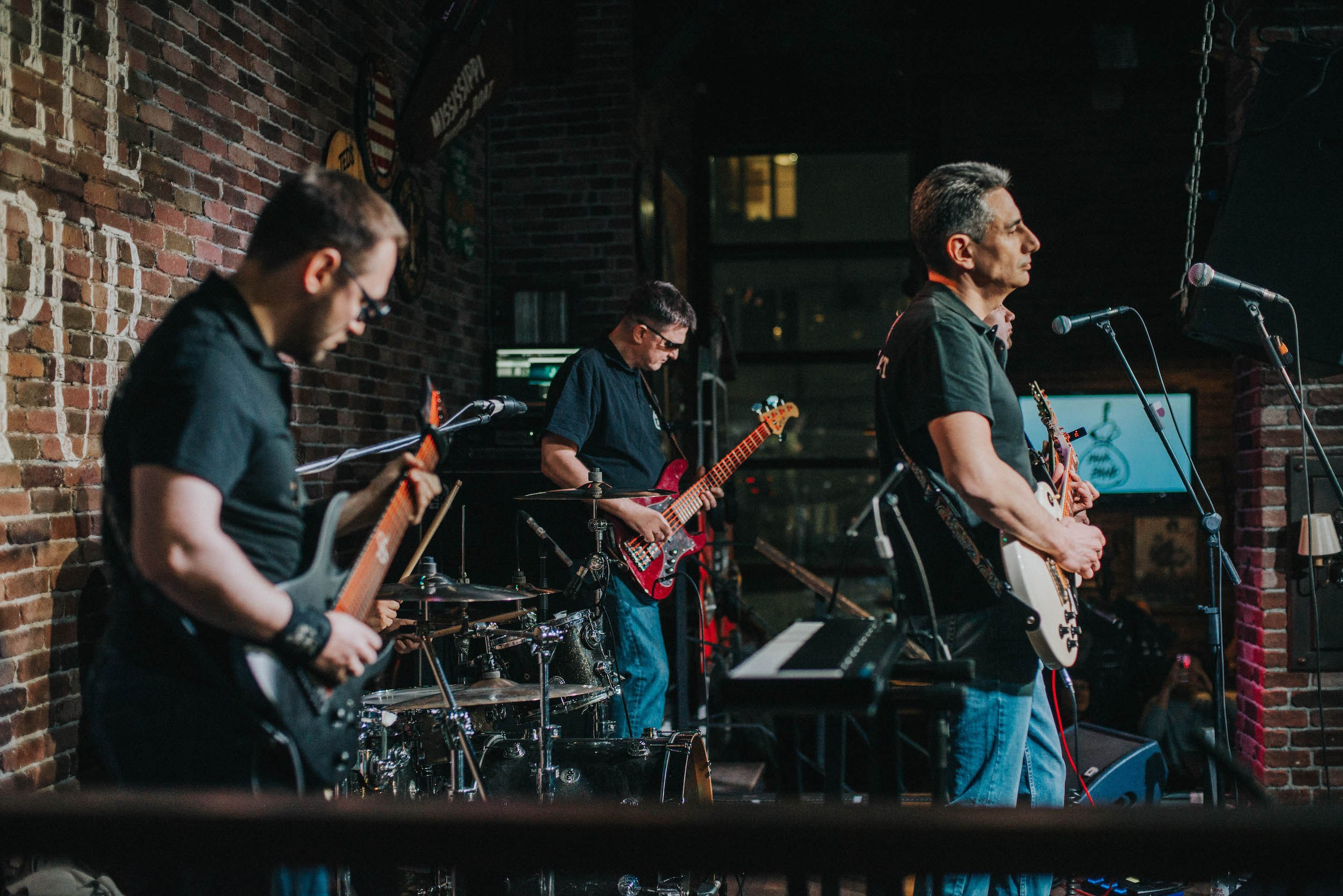 LifePub 16.03.2022. Московская кавер-группа BankBand