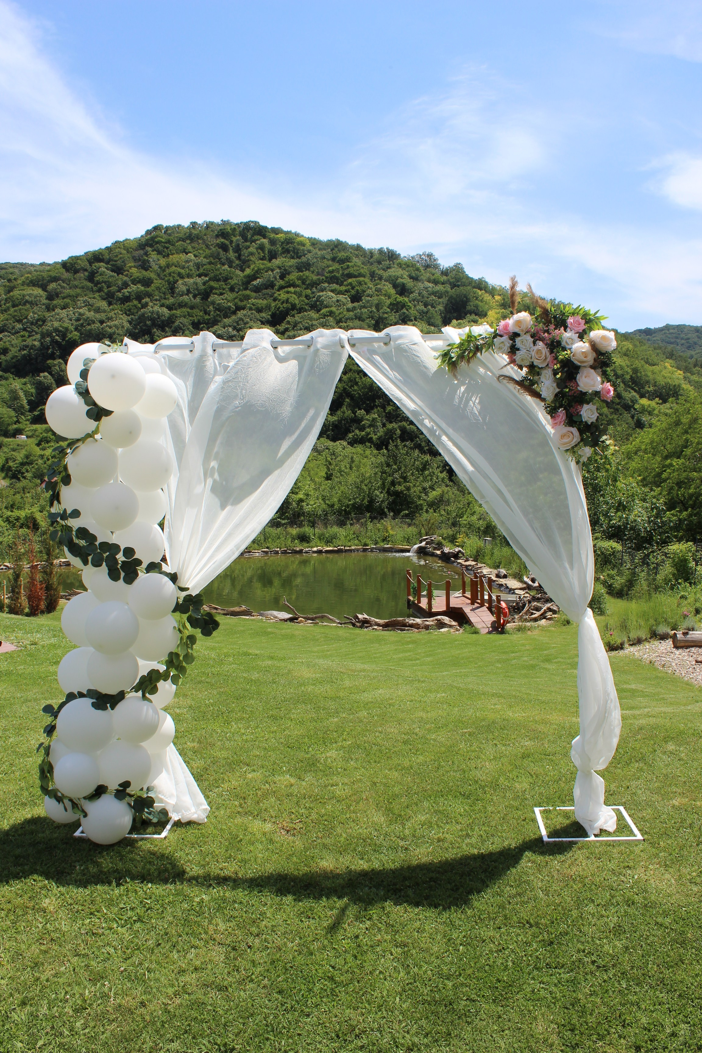 Vjenčanje Devojačko veče Prosidba Dekoracije za vjenčanje Dekoracije za devojačko veče Dekoracije za prosidbu Dekoracija za vjenčanje Dekora. Шары с гелием, фотозоны Нови Сад Белград. Balone i dekoracije od balona Novi Sad Beograd