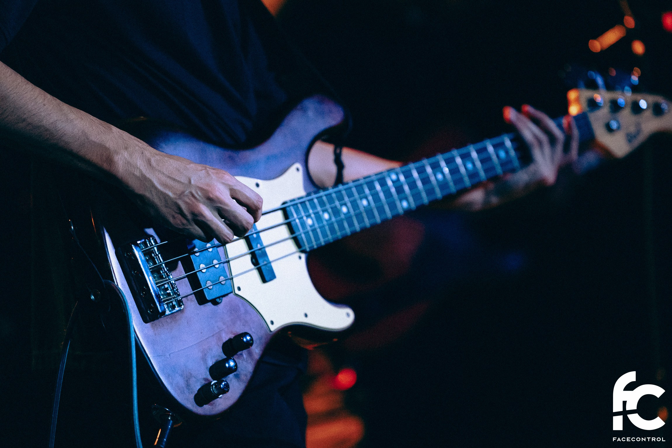 Sextape of Lovers & Granma. Face Control: Crónica social, anuncios de eventos y reportajes fotográficos