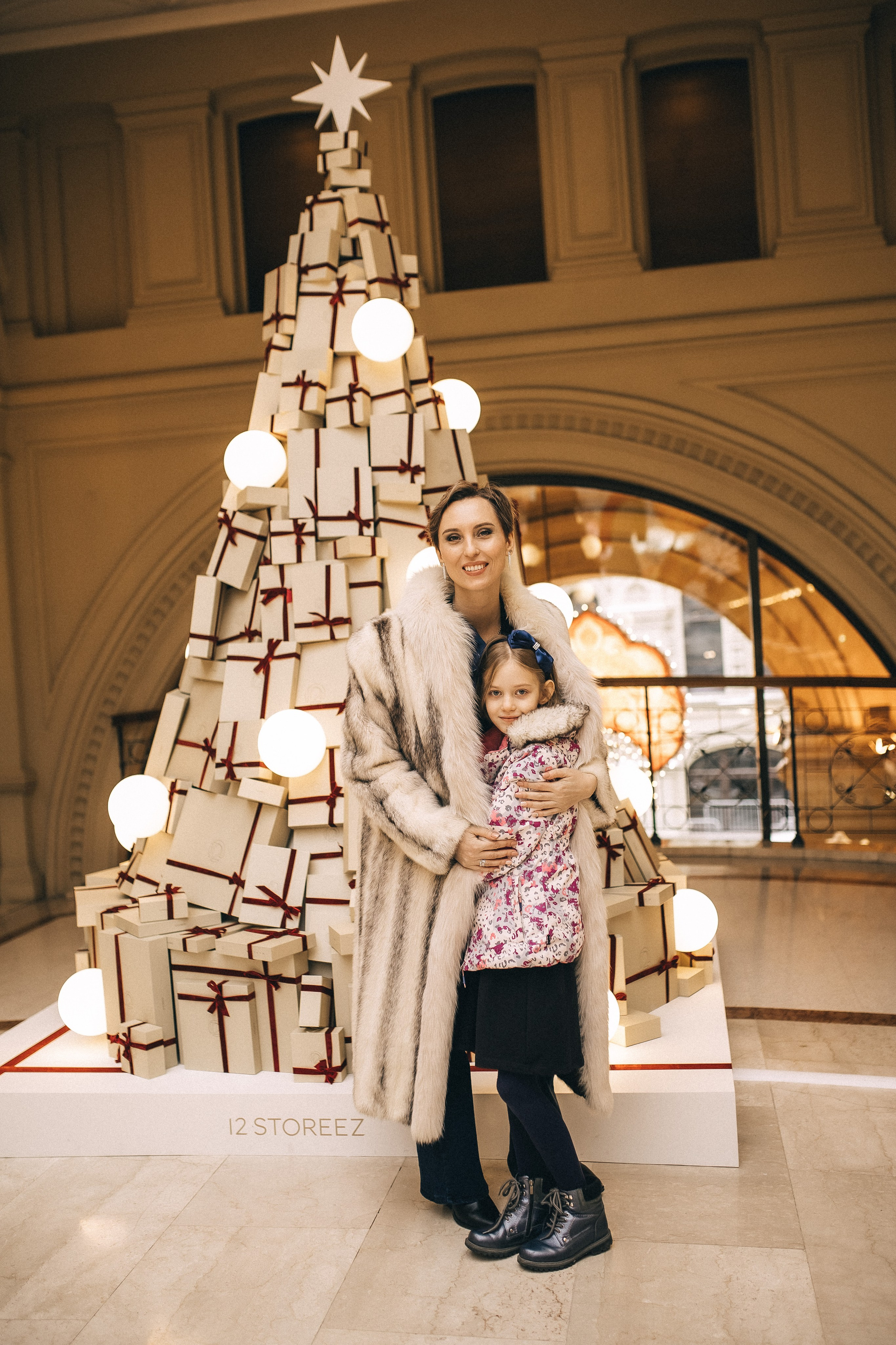 Новогодний ГУМ. Надя и Алиса!. Профессиональный фотограф, Москва |Видное Елена Елизарова