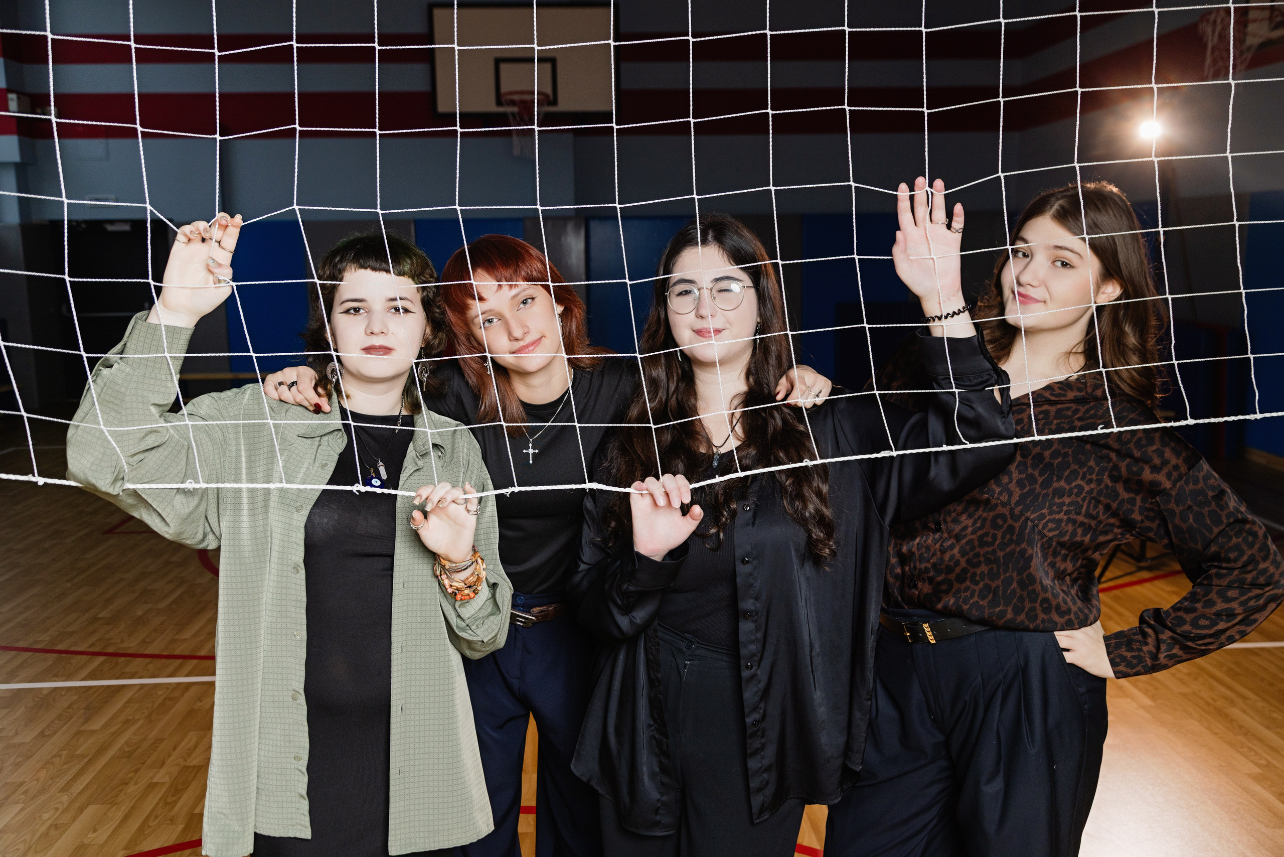 Галерея фотографий для старшей школы. Выпускные фотоальбомы на заказ в Москве. Ксения Фоломкина