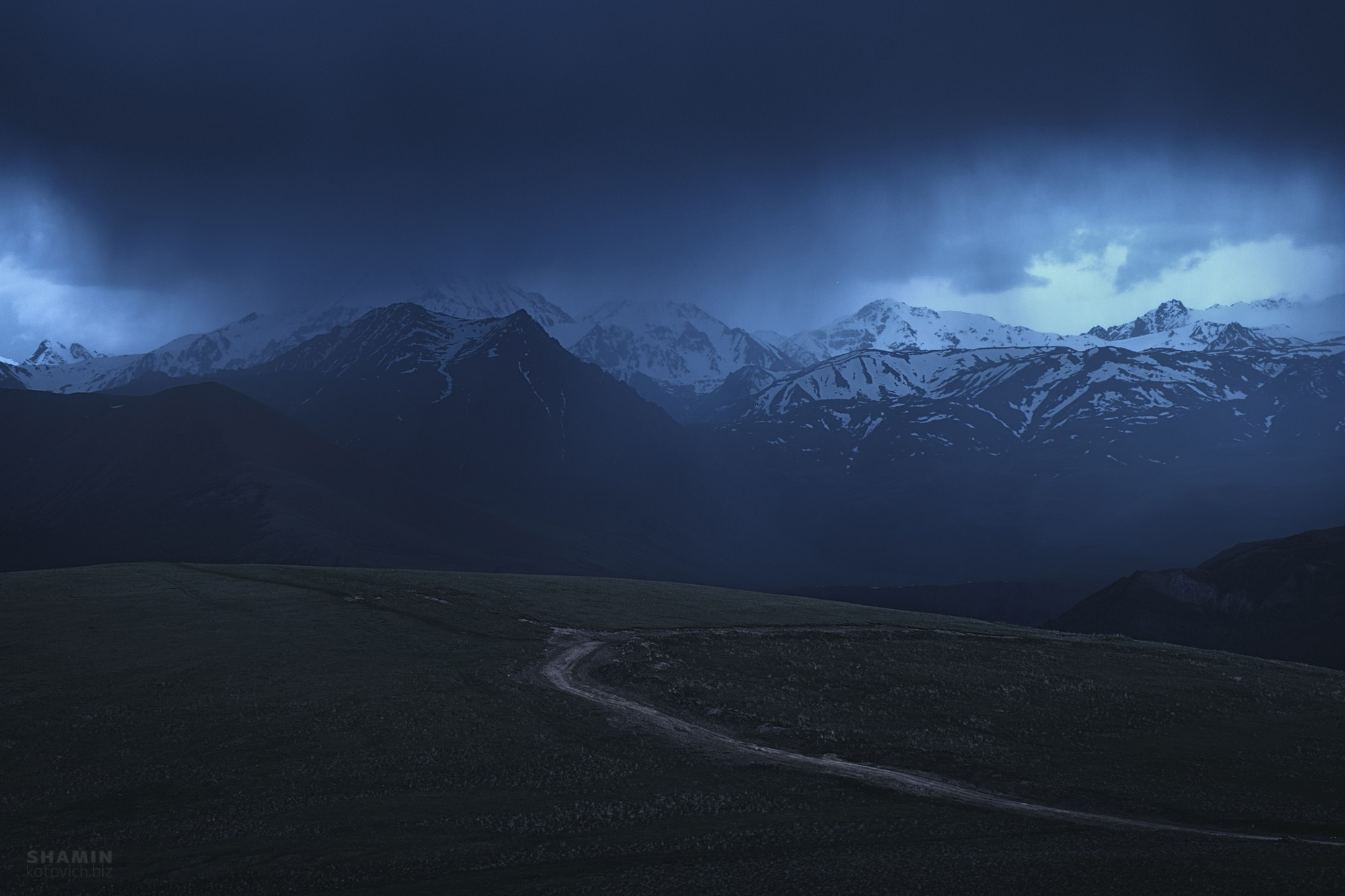 Пейзажи Кавказа: Домбай, Эльбрус, Кисловодск, Минеральные Воды, горы и ледники. Ночной и арт-пейзаж, светопись и атмосфера Кавказа. Фотограф Константин Шамин