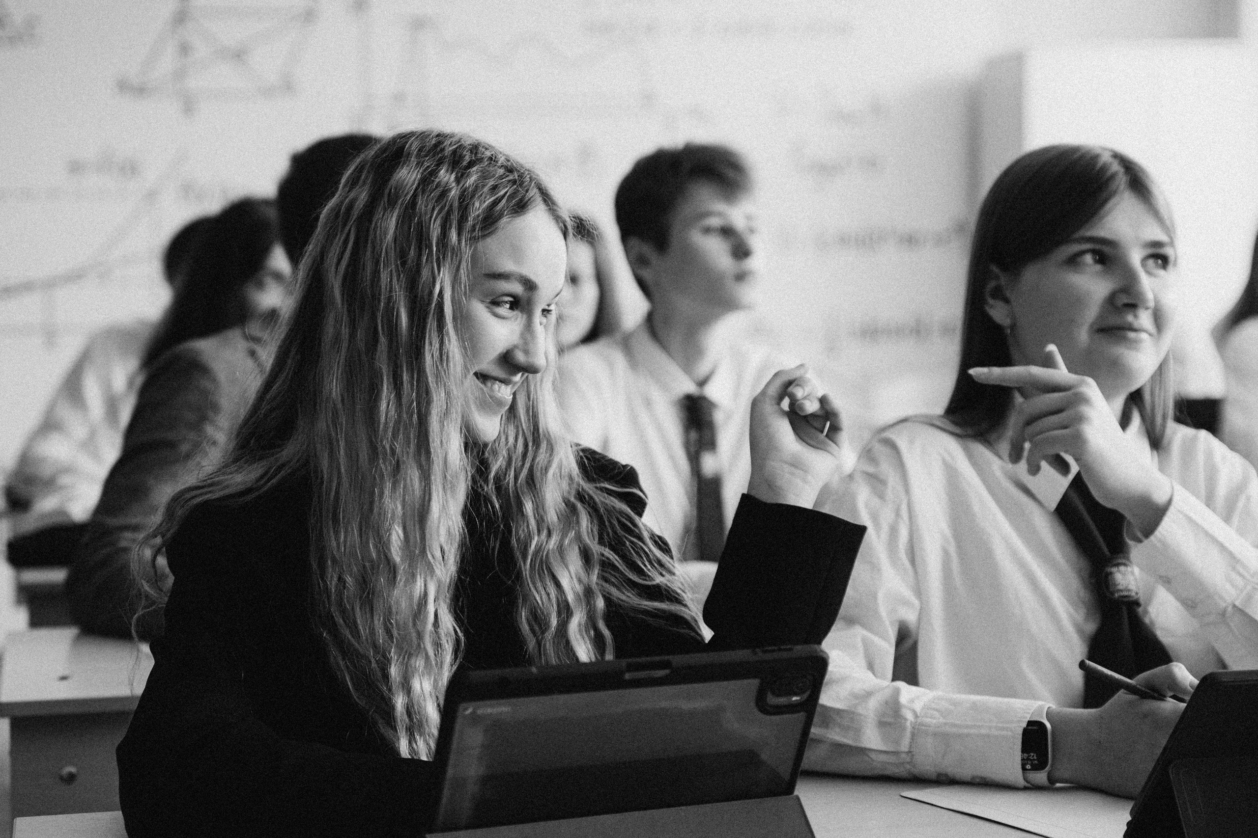 Школьные фотографии могут быть такими. Репортажный и детский фотограф в Минске