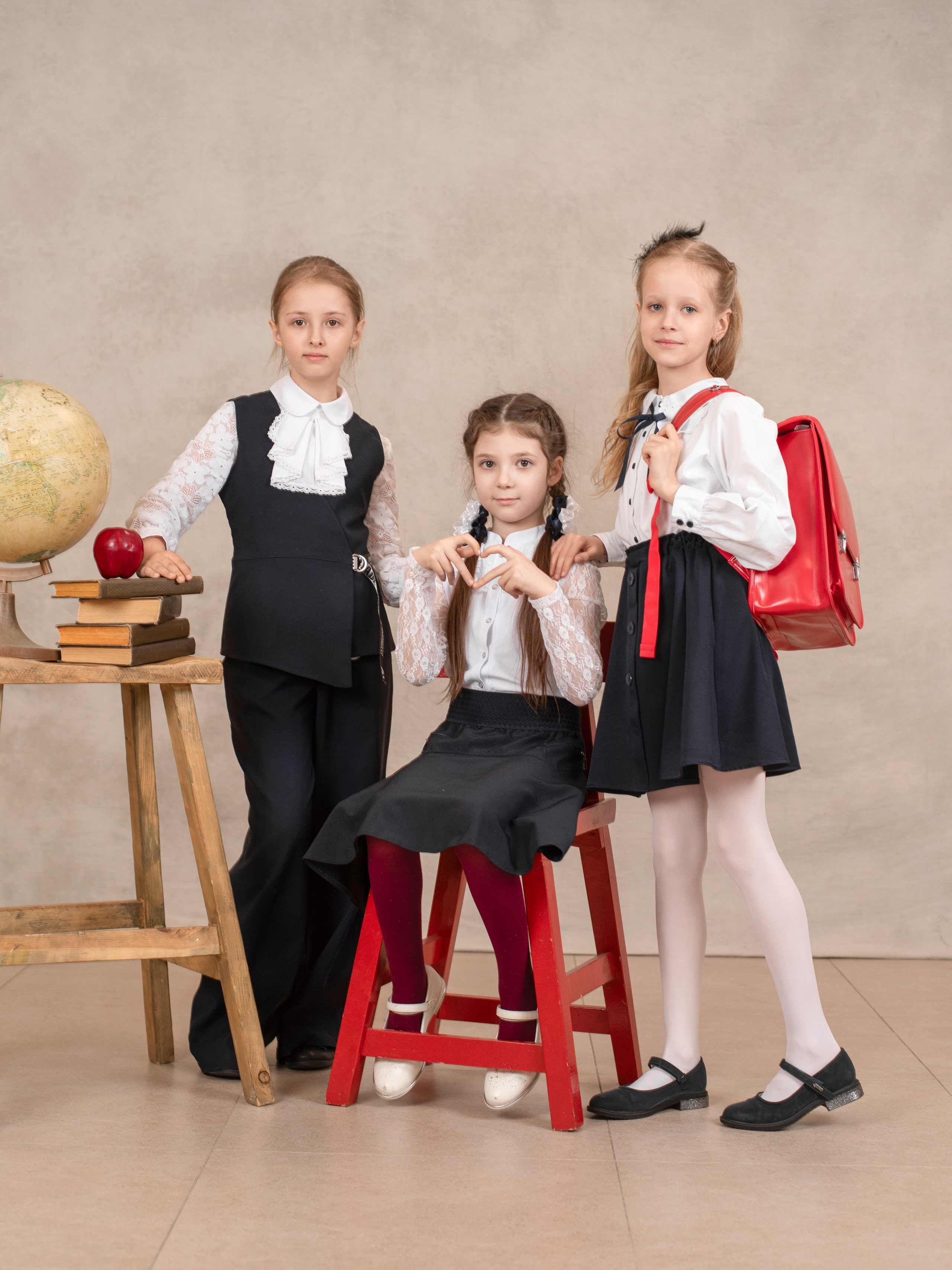 Общие фотографии 1-11 класс. Выпускные альбомы в Тюмени для школ, садов, вузов спортивных секций