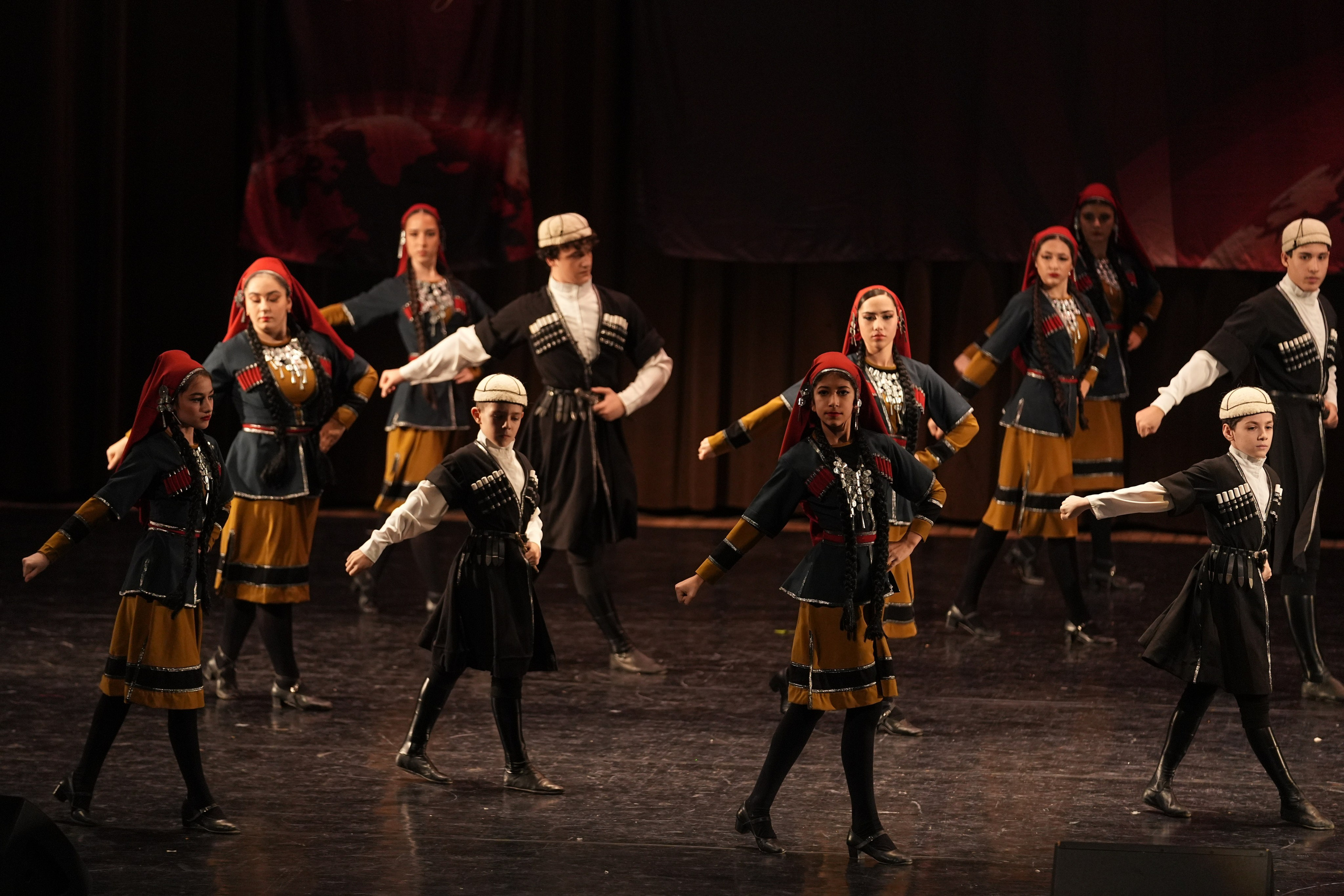 7 декабря, блок 3, г. Москва. Золотое яблочко