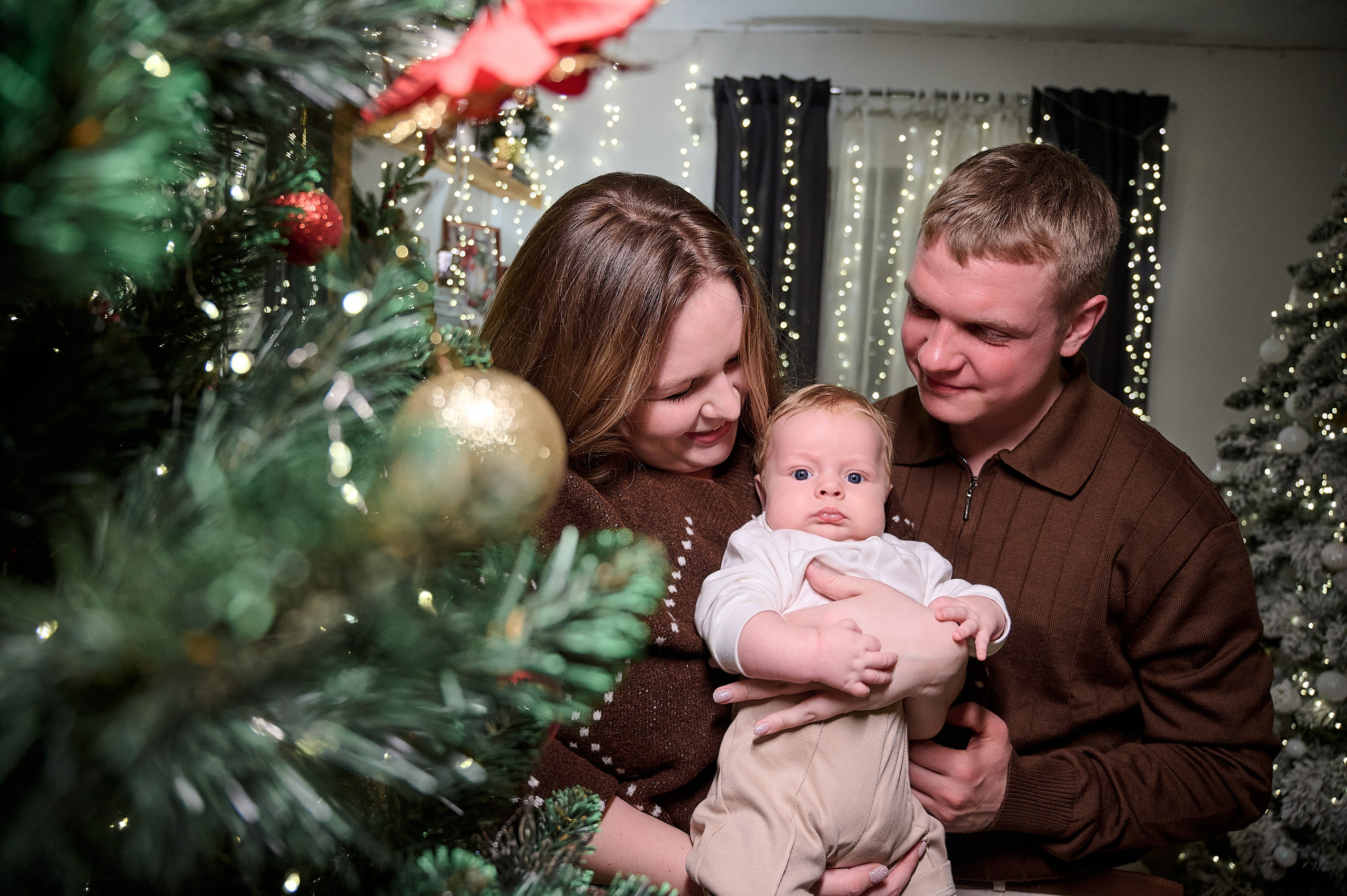 Новогодняя семейная фотосессия в Новокузнецке — семья Фетисовых