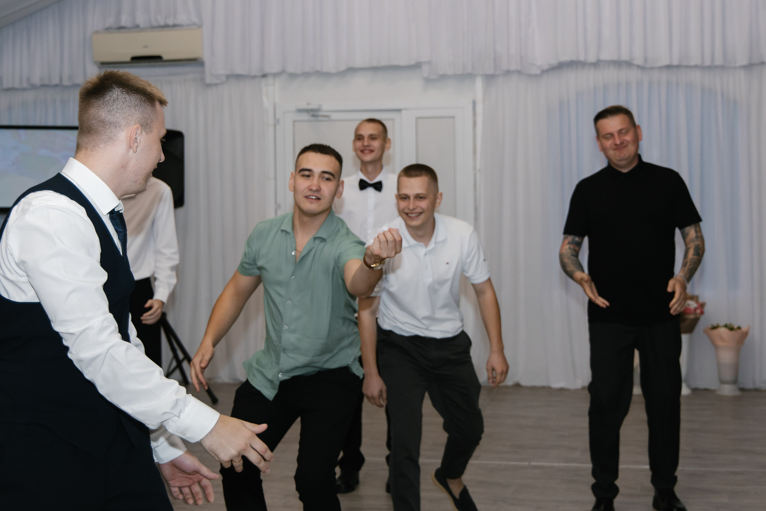 Ксения и Антон (полный день). Фотограф в Барнауле Юлия Садвокасова