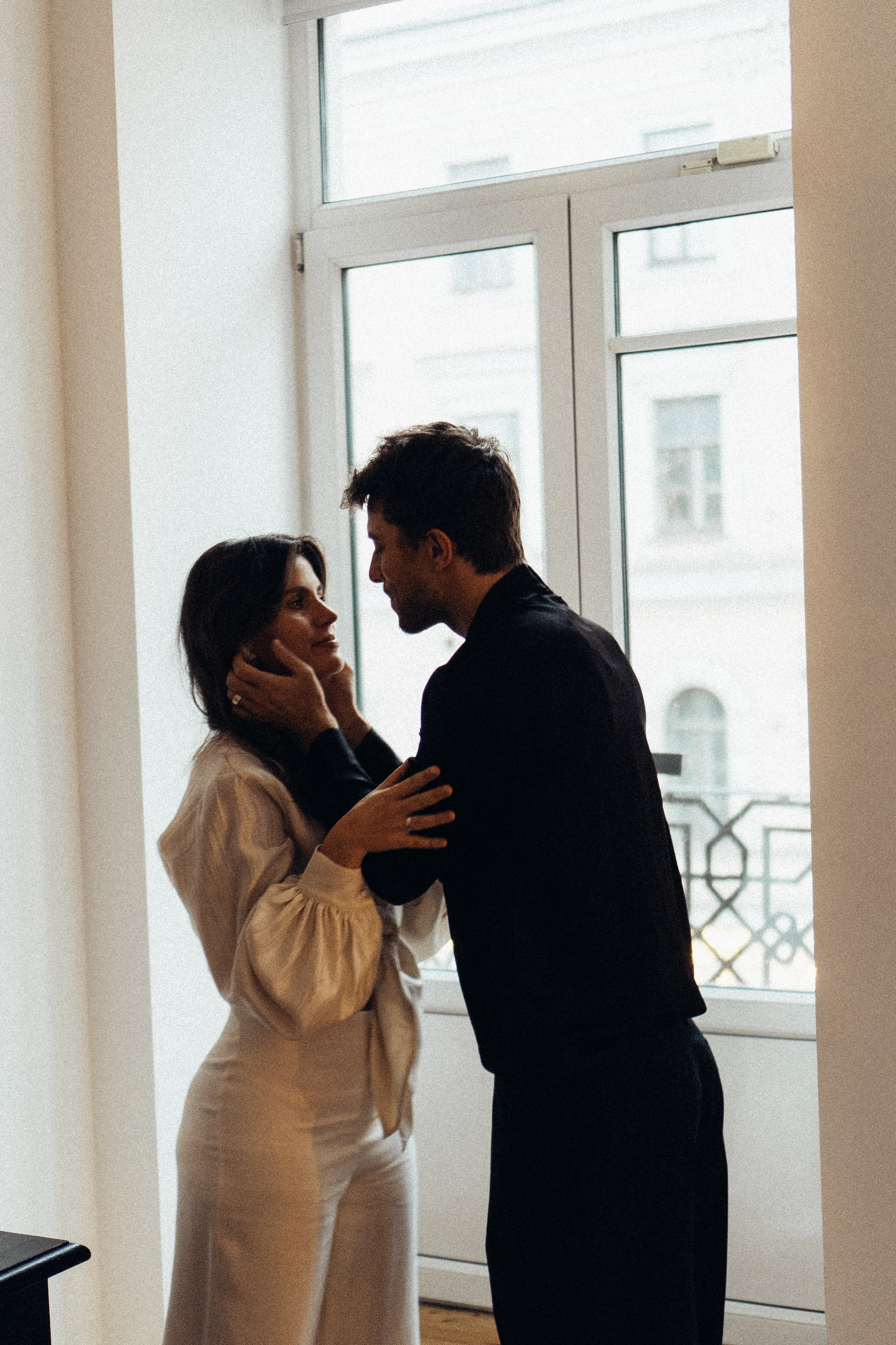 УТРО ЖЕНИХА И НЕВЕСТЫ В ПИТЕРСКОЙ КВАРТИРЕ И СЬЕМКА С СВАДЕБНЫХ ОБРАЗАХ. Профессиональный фотограф, Санкт-Петербург — Виктория Богомолова