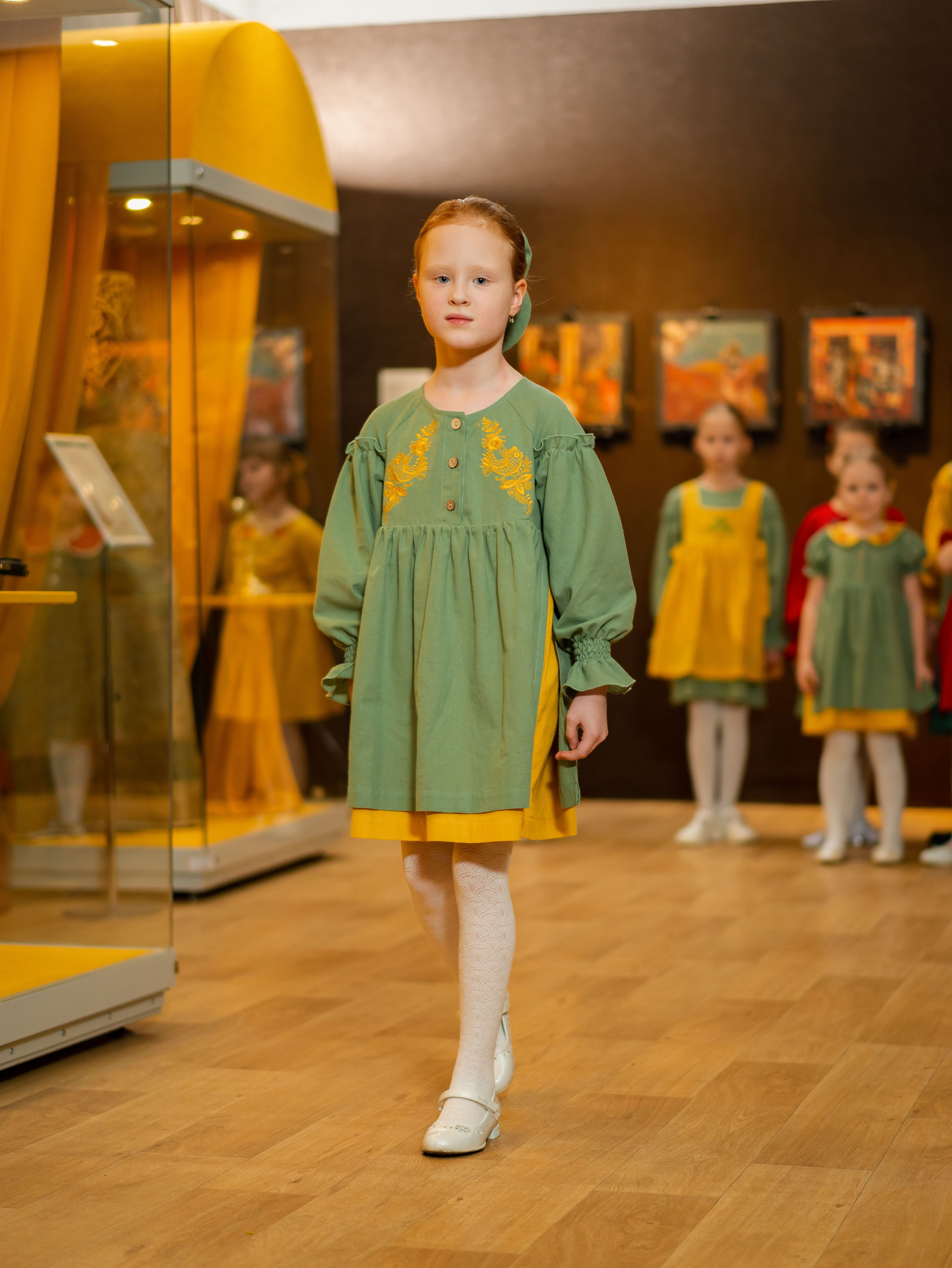 Показ одежды в рамках выставки «105. Лучшее». Фотограф Москва