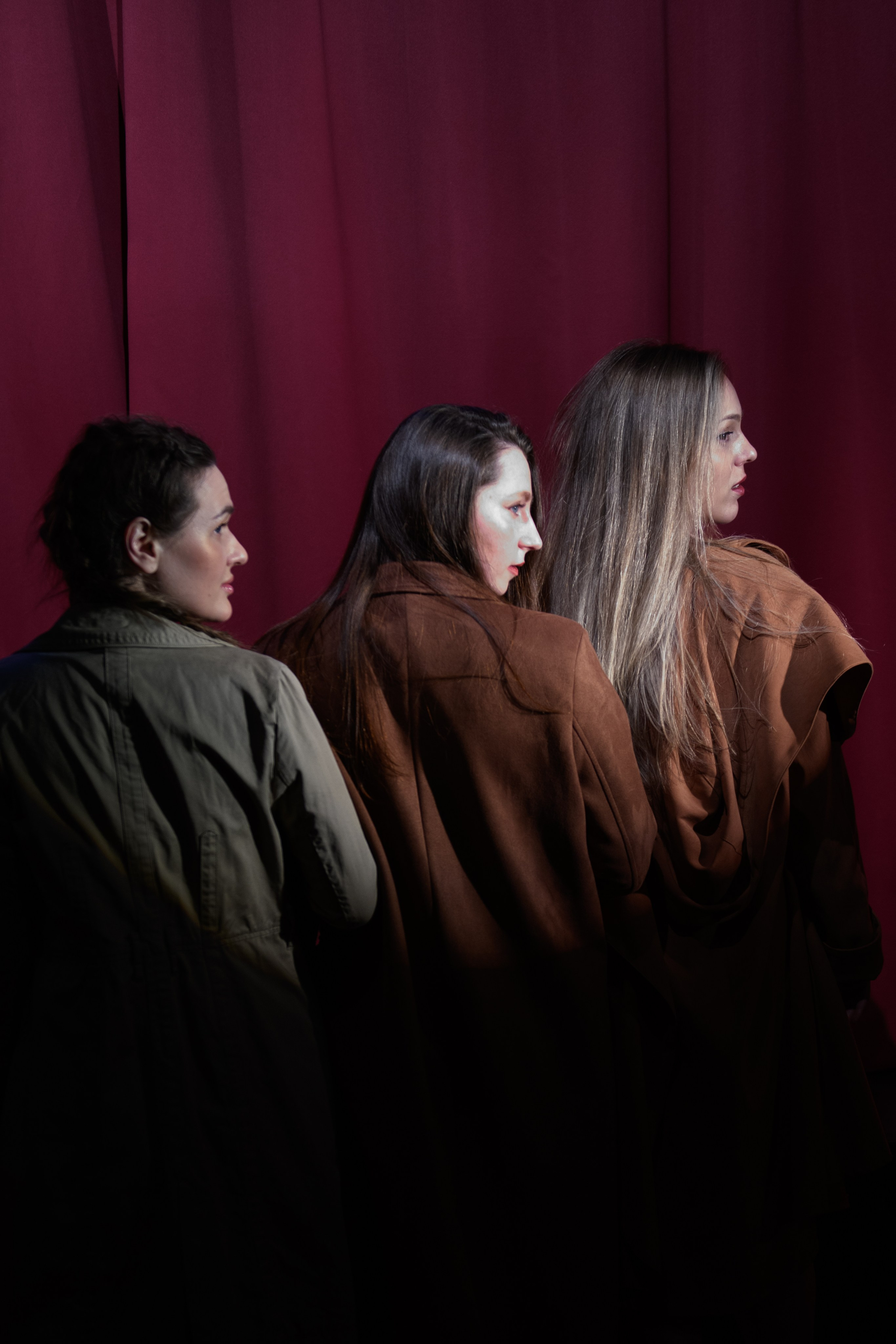 За нарисованным очагом. Организация и проведение фотосъемок в Санкт-Петербурге. Фотограф Смирягин Илья