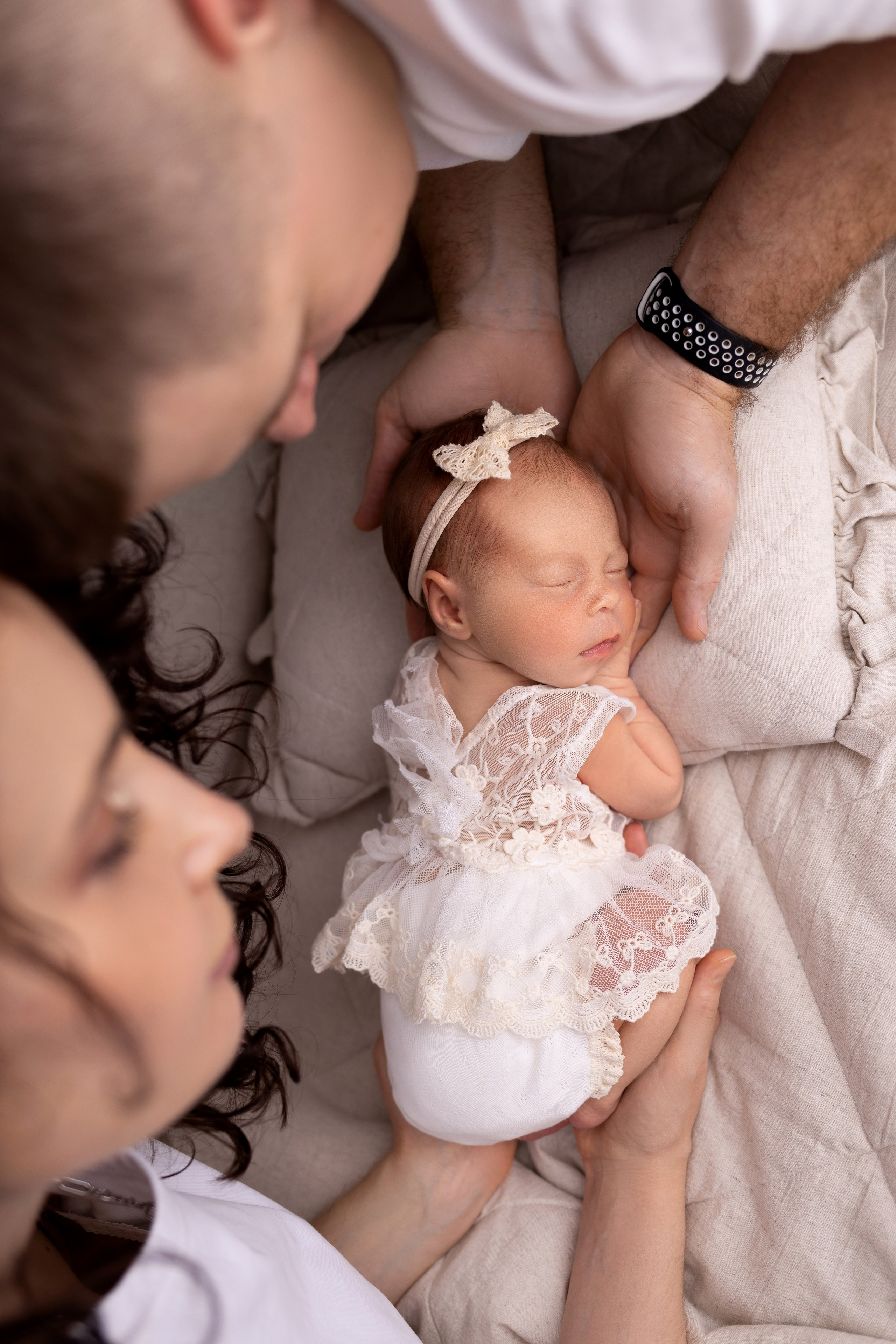 Newborn съемка в стиле Лайф. Фотограф новорожденных малышей в Омске и Омской области Эльвира Камаева