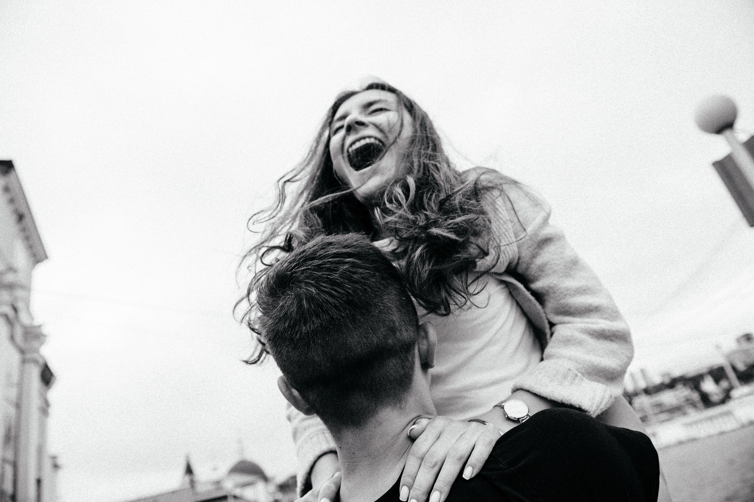 Романтично-комедийная Love Story в чёрно-белом кино. Свадебный и репортажный фотограф Сергей Чесноков