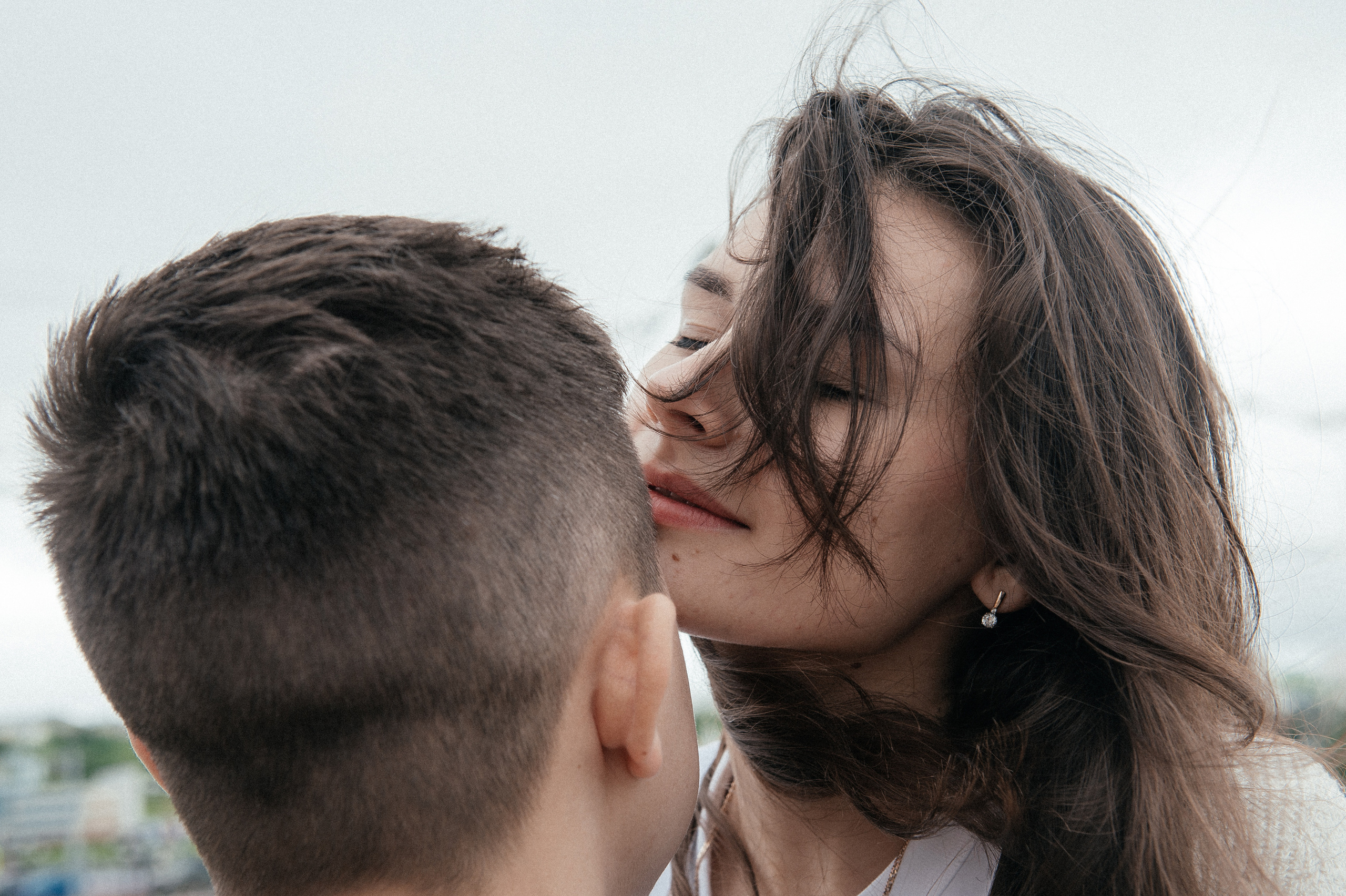 Романтично-комедийная Love Story в чёрно-белом кино. Свадебный и репортажный фотограф Сергей Чесноков