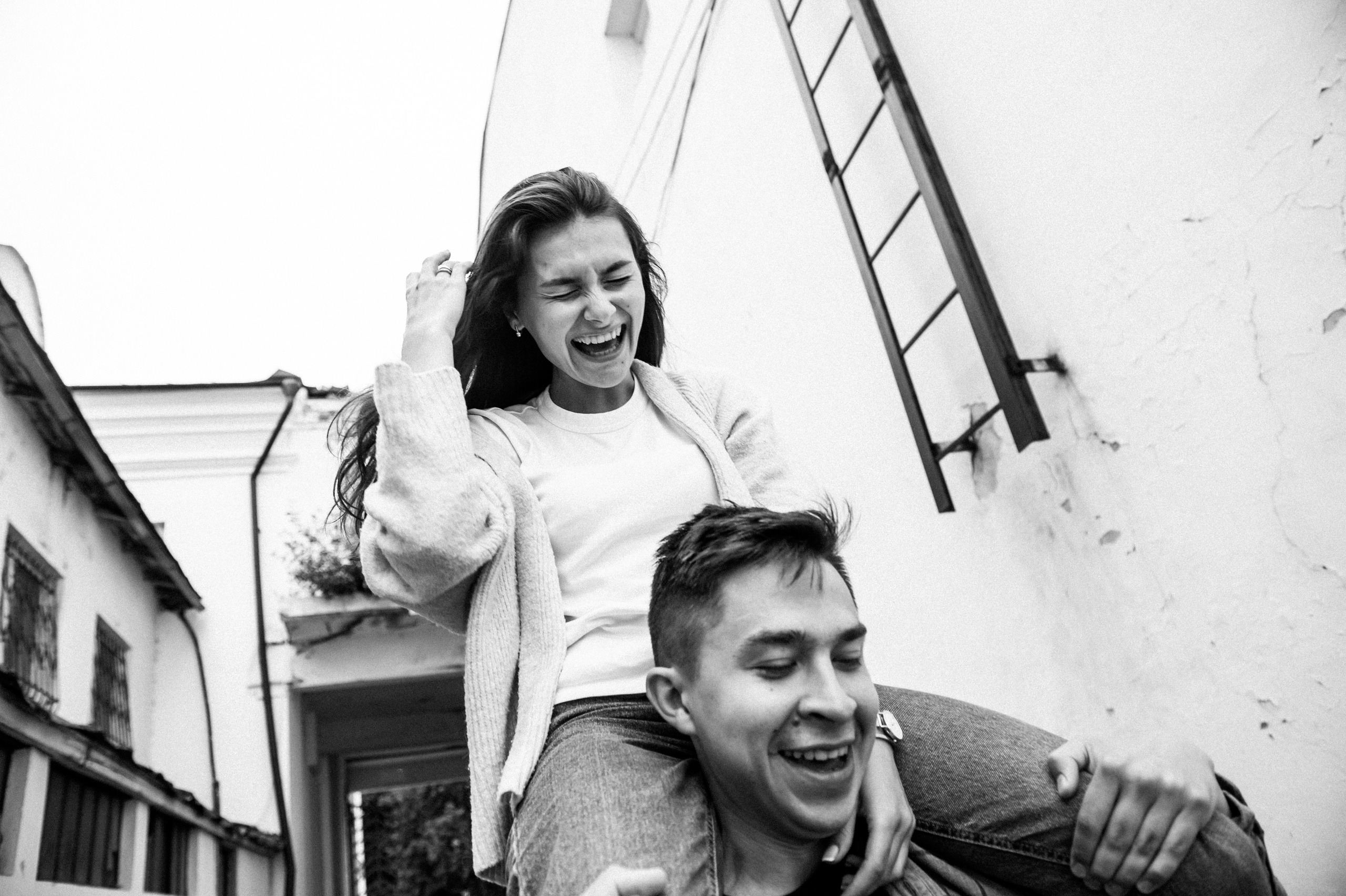 Романтично-комедийная Love Story в чёрно-белом кино. Свадебный и репортажный фотограф Сергей Чесноков