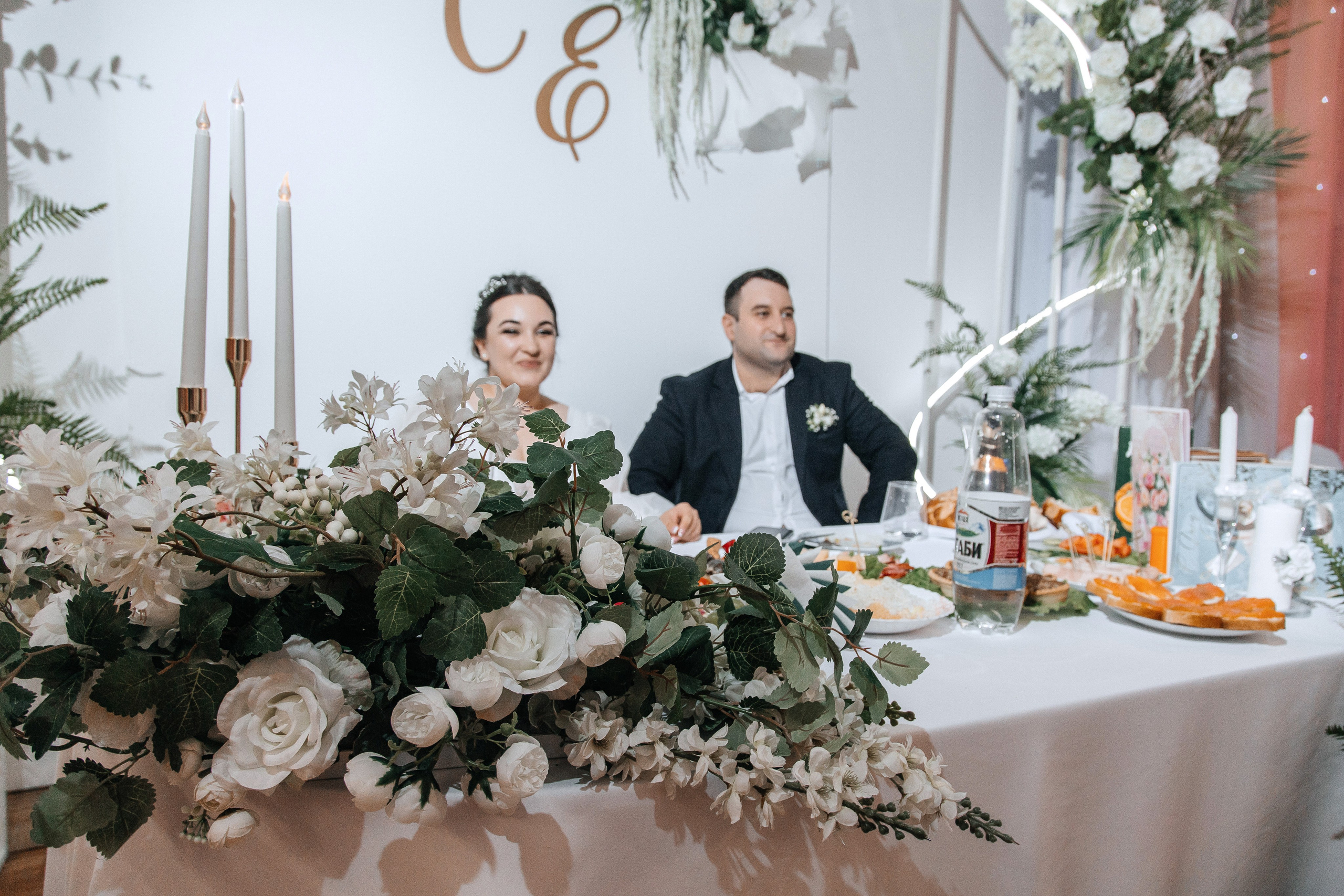 S & E. Street photographer