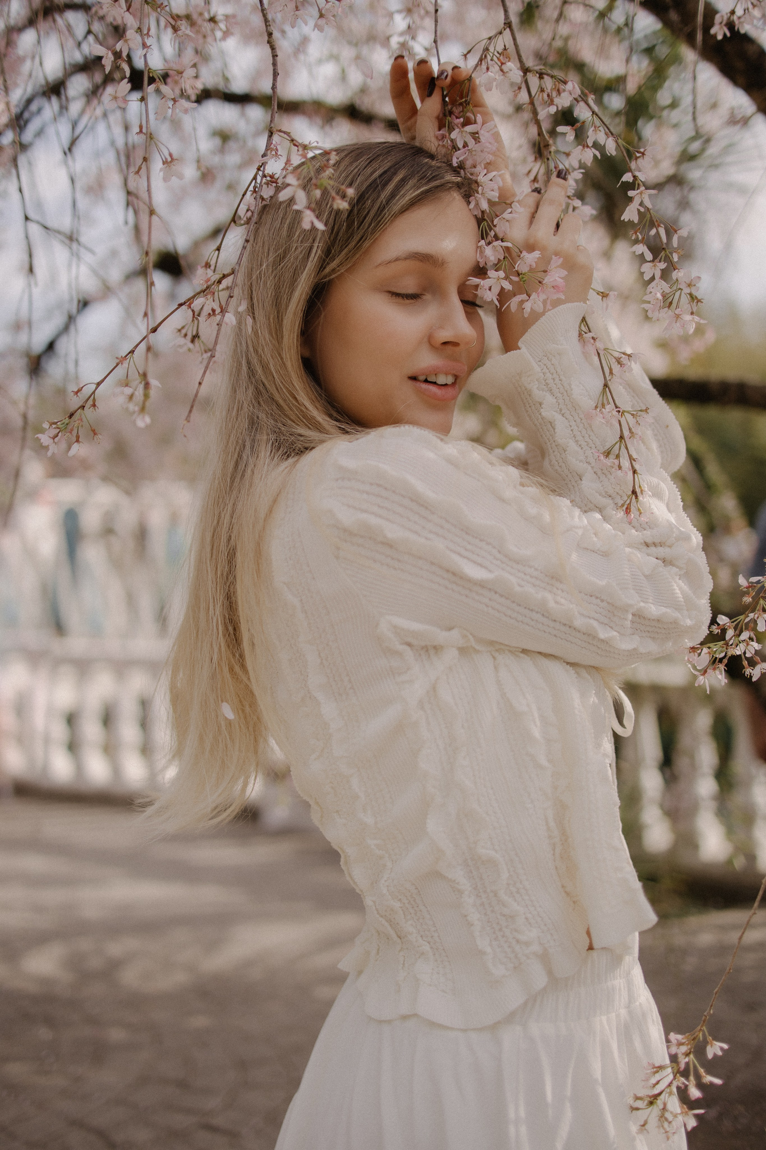 Света в сакуре. Фотограф Сочи Адлер Сириус Красная поляна Олеся Минив
