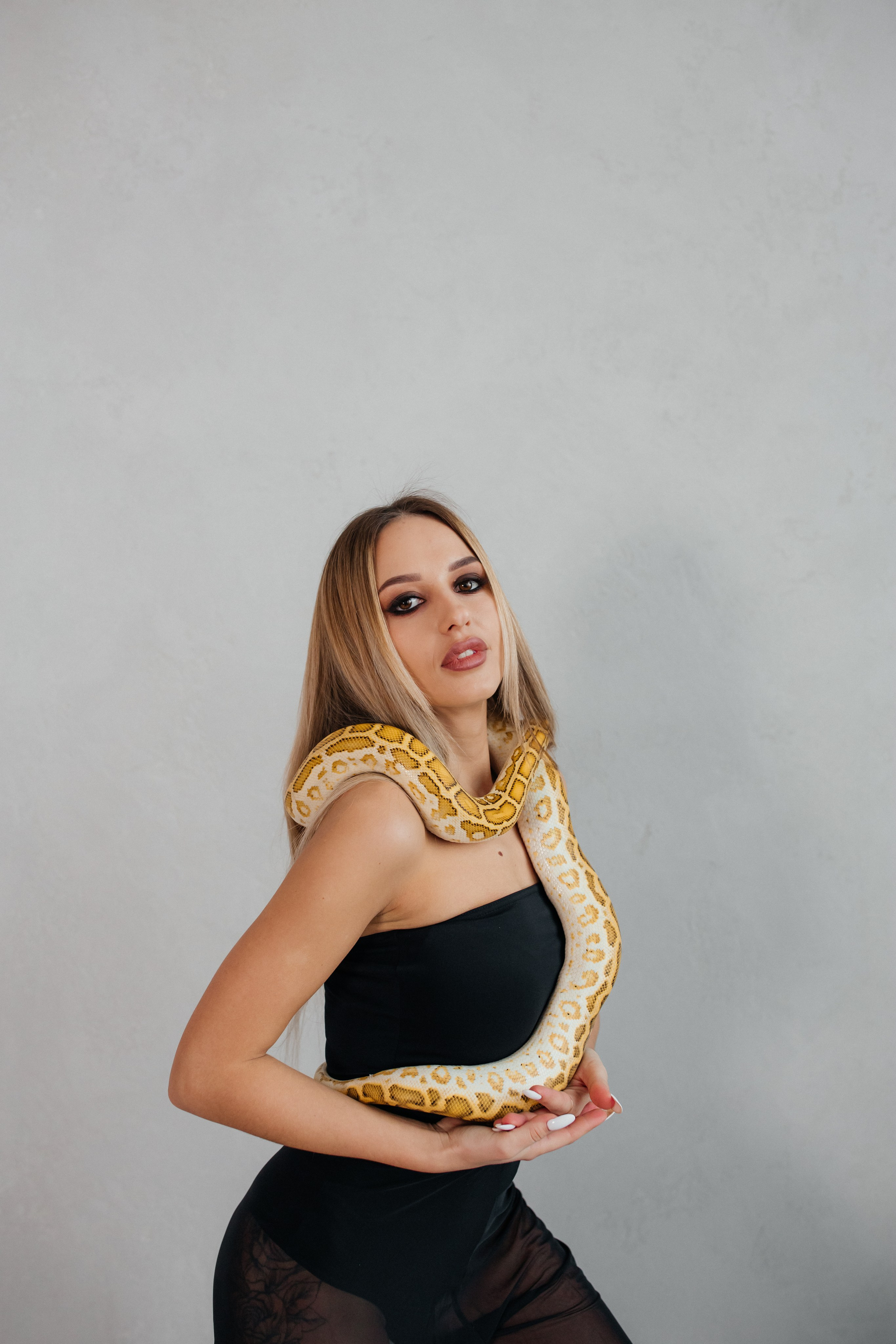 Фотосессии со змеей. Свадебный фотограф в Москве и Твери