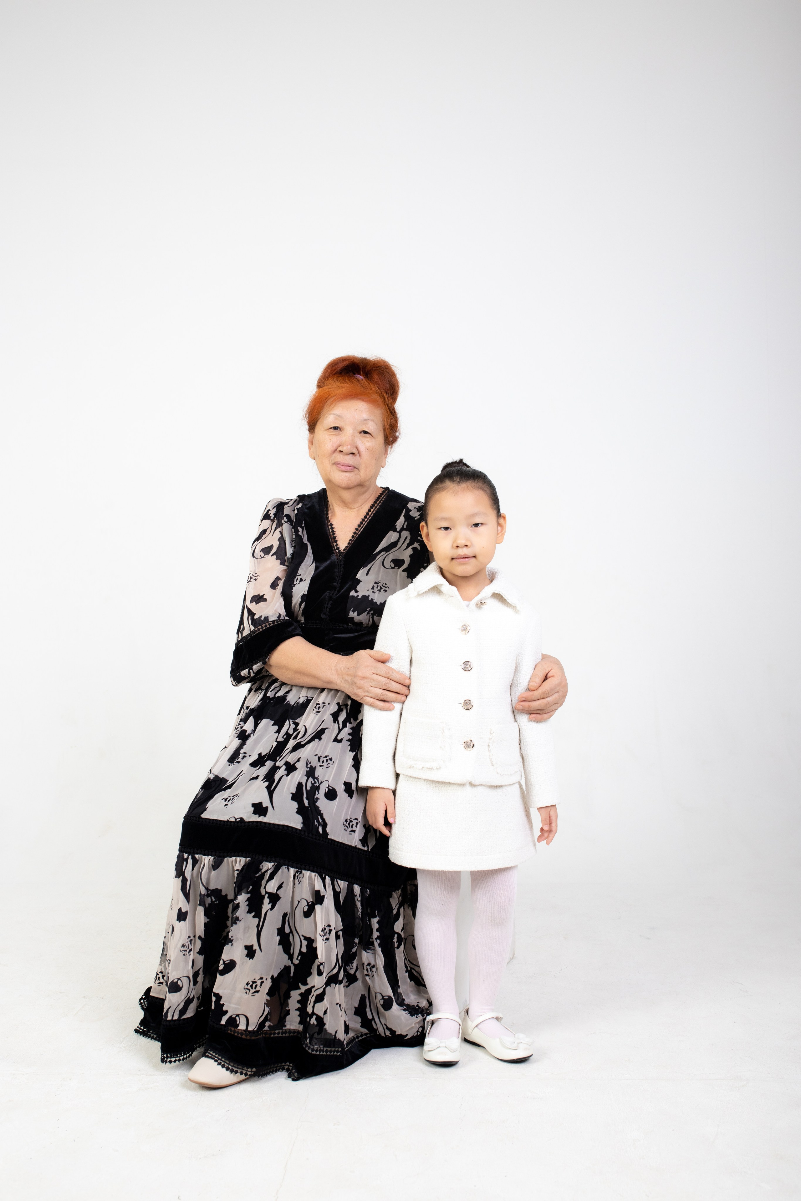 Семейная фотосессия на циклораме с импульсным светом. Фотограф в Железнодорожном и Балашихе